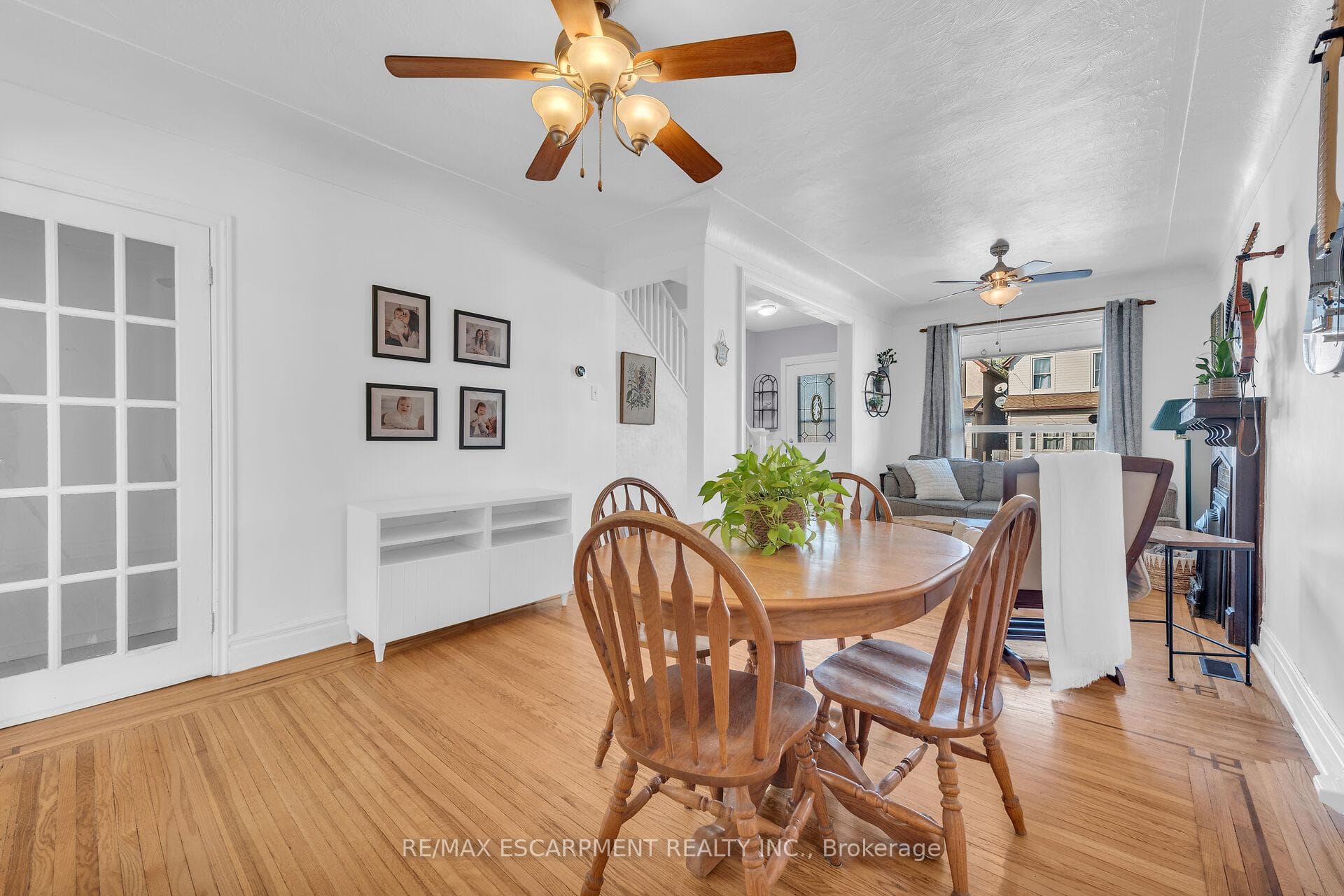 10 Roxborough Avenue photo 12