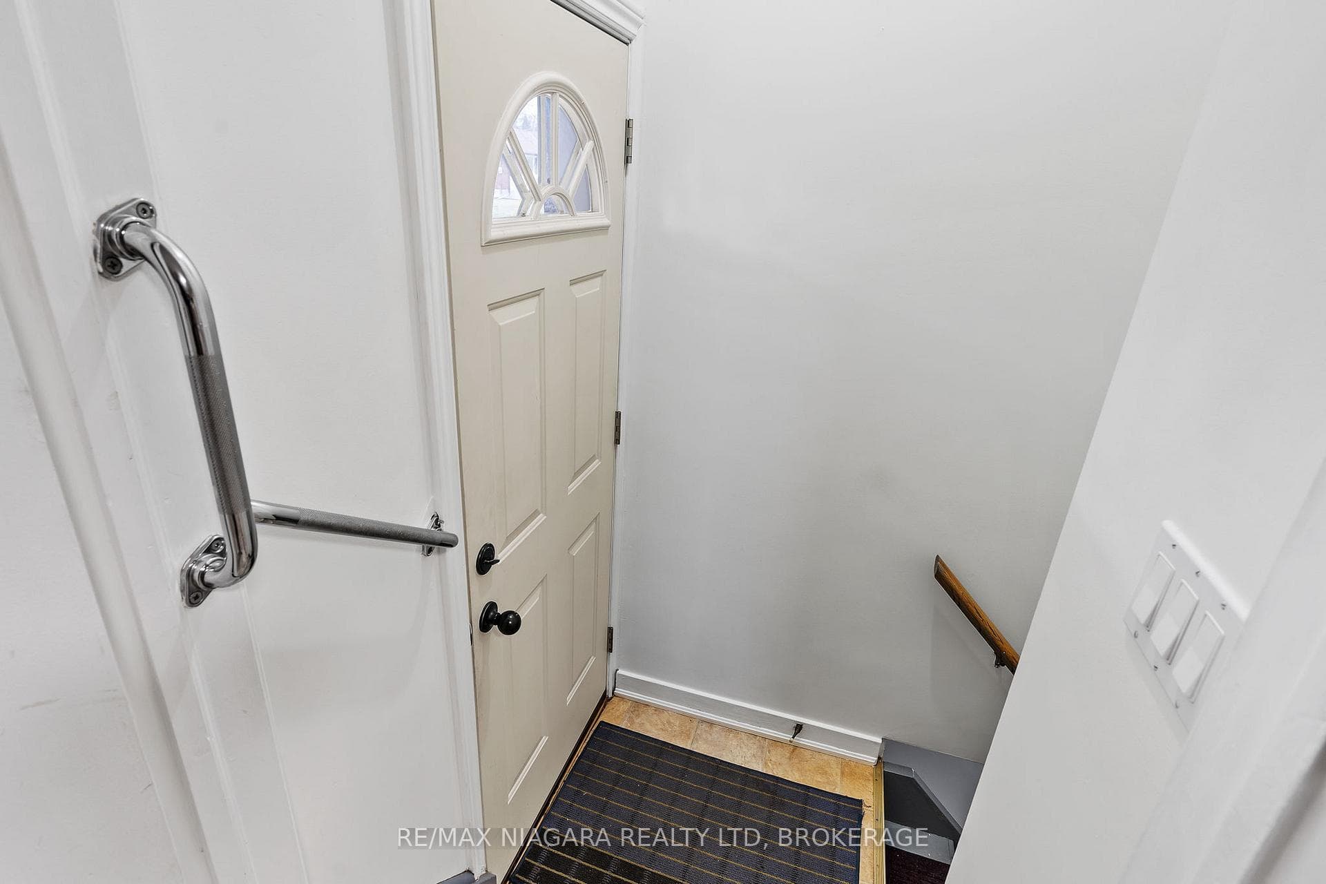 6691 GLENDOONE Street photo 12