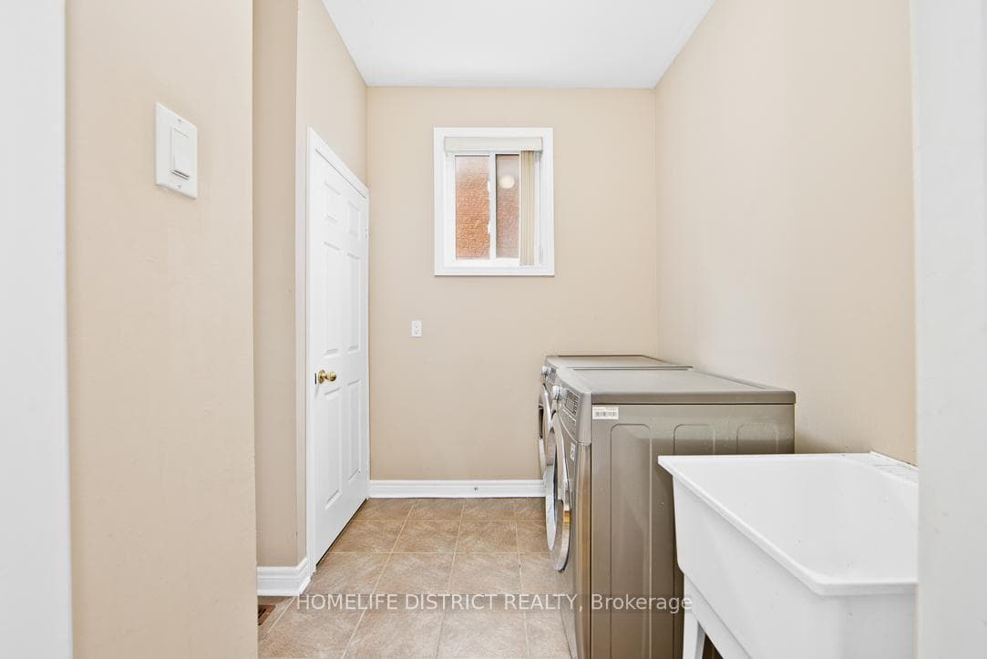 47 Ball Crescent photo 15