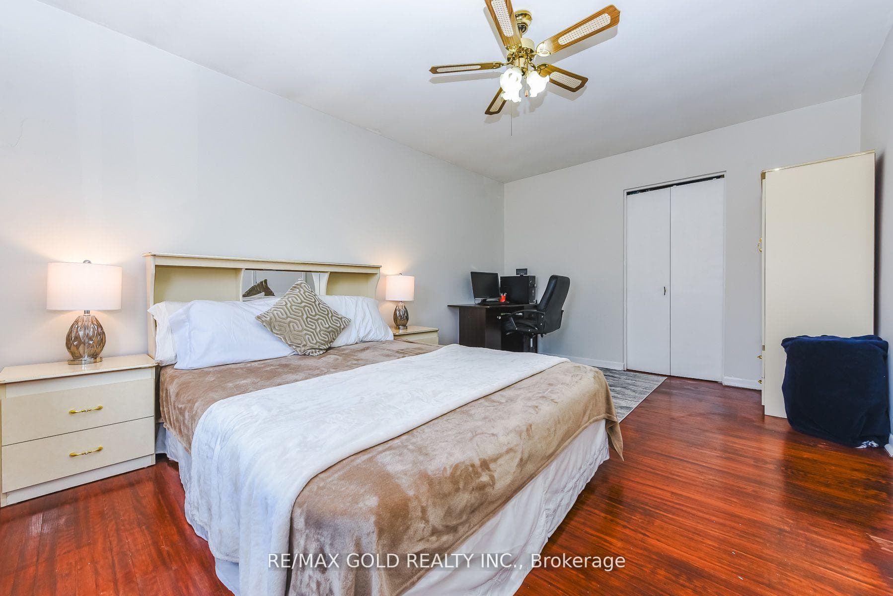 7464 Homeside Gardens photo 17