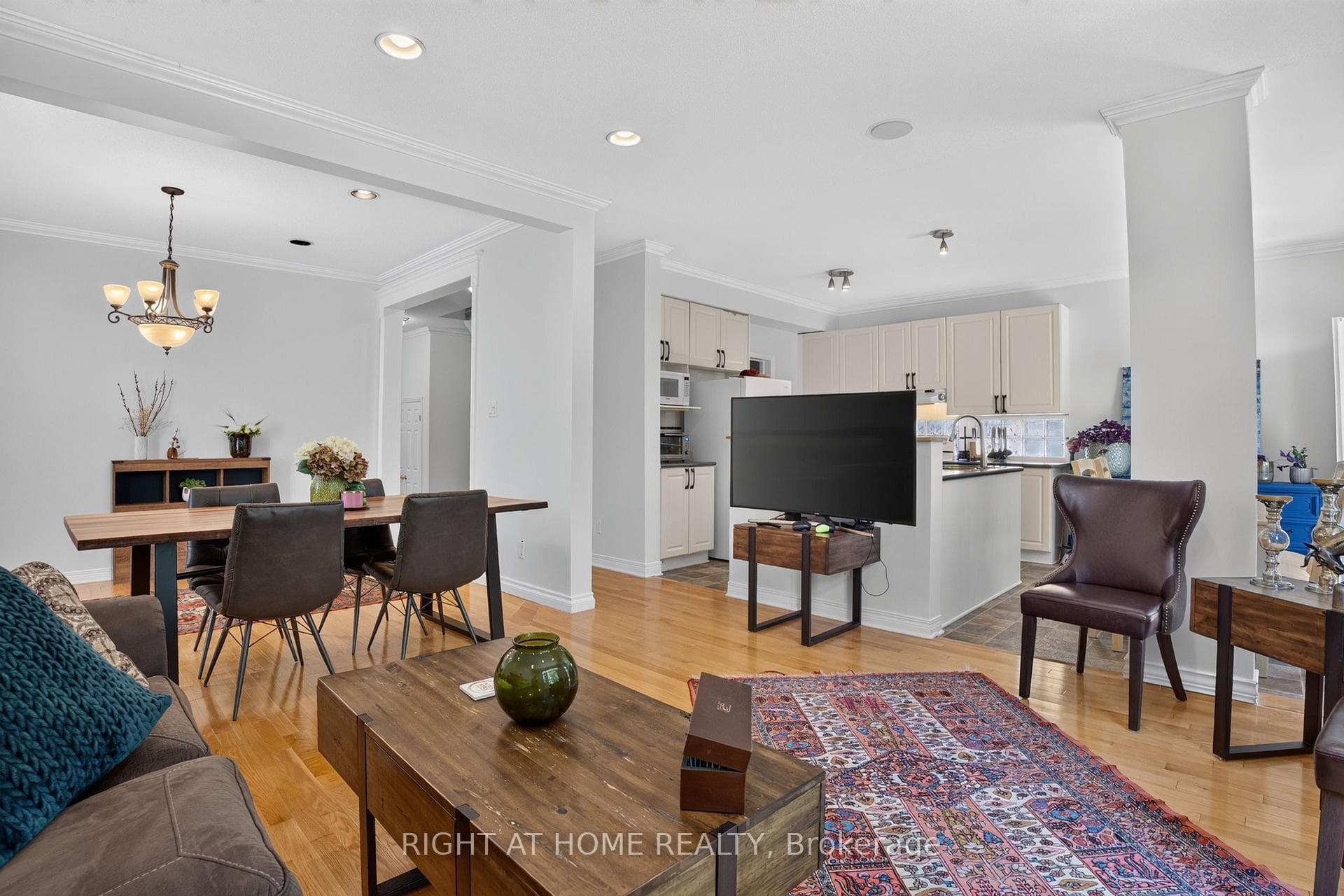 26 Evanshen Crescent photo 13