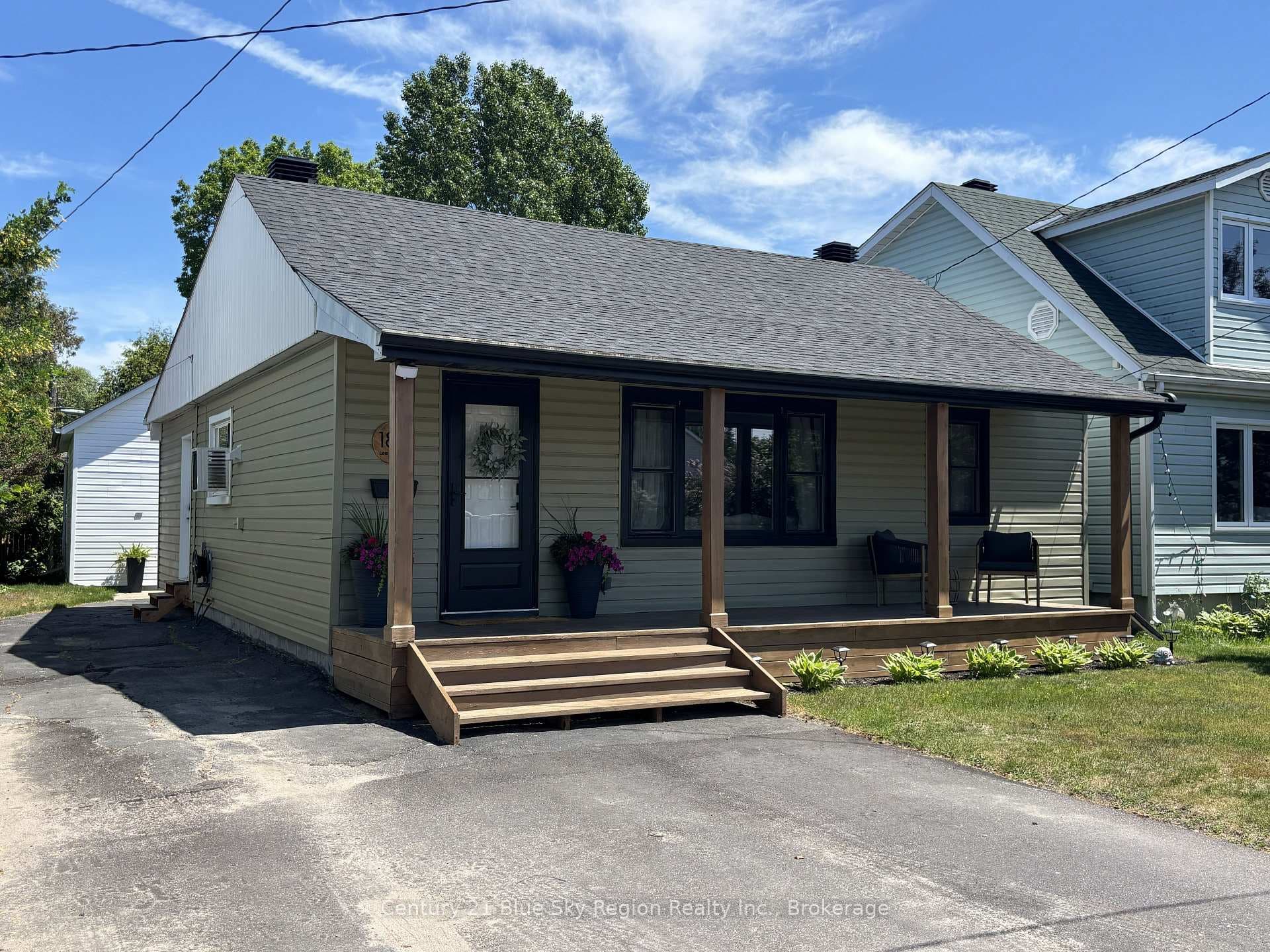 188 Lee Avenue photo 11