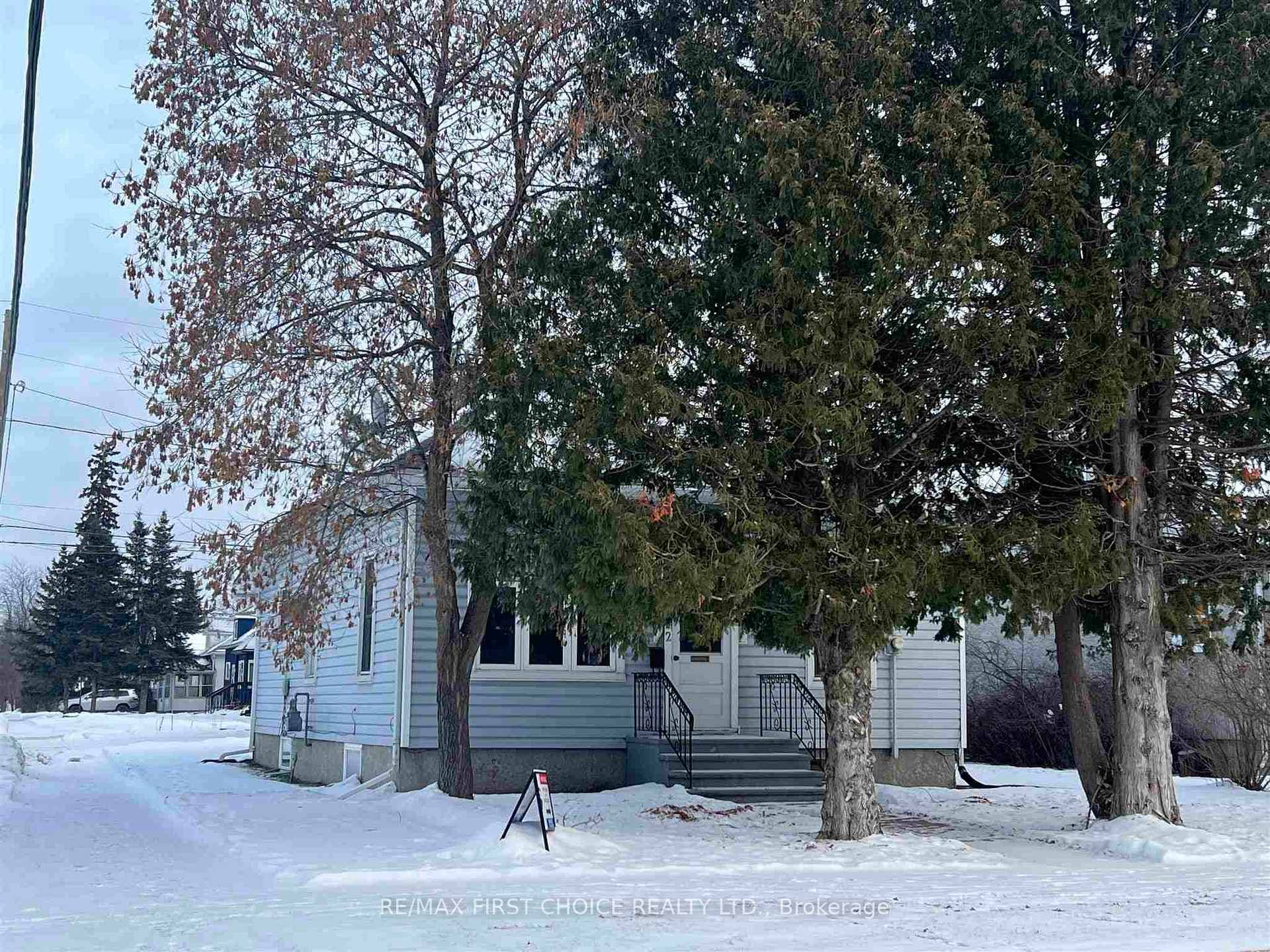 512 Armit Avenue photo 1