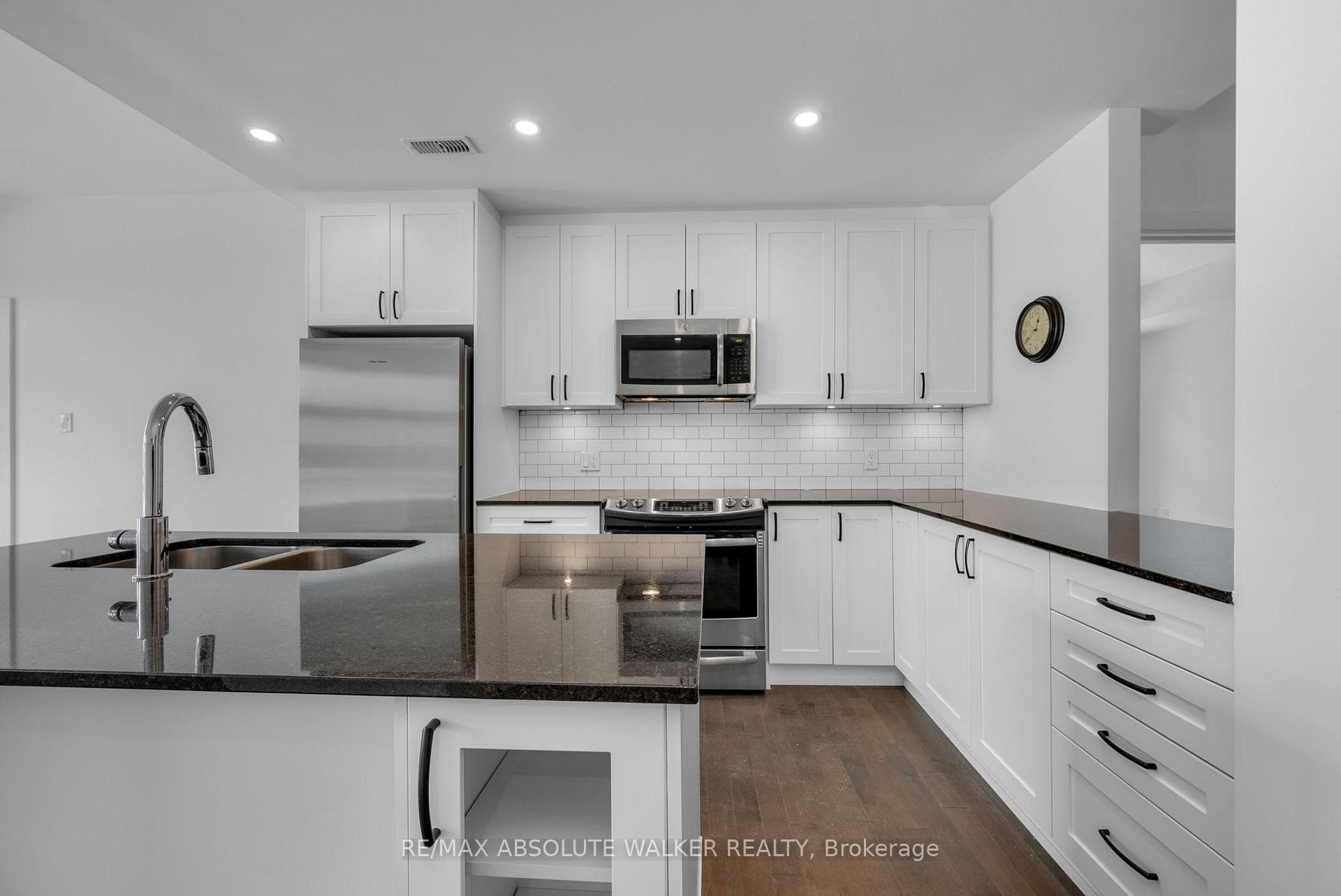 305 Elizabeth Cosgrove Private Unit 101 photo 5