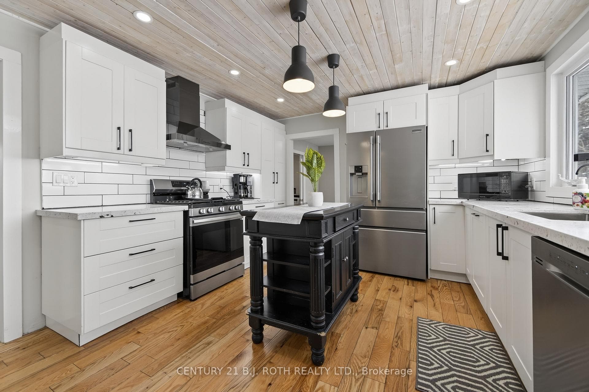860 Adams Road photo 11