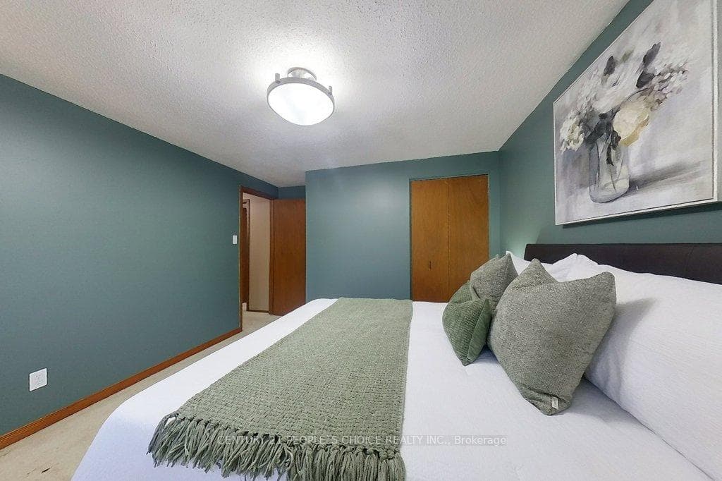 69 Bishop Court photo 28