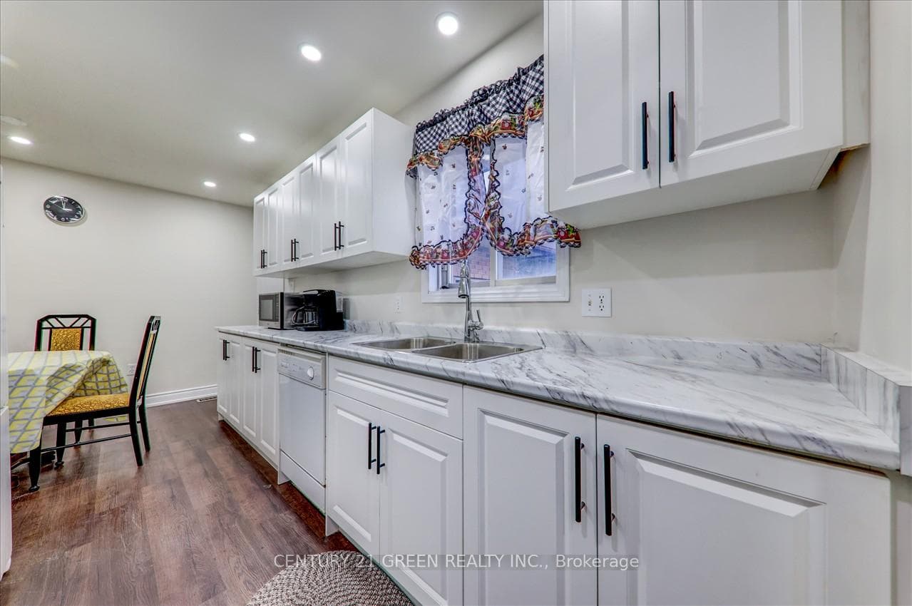 57 Madill Crescent photo 9