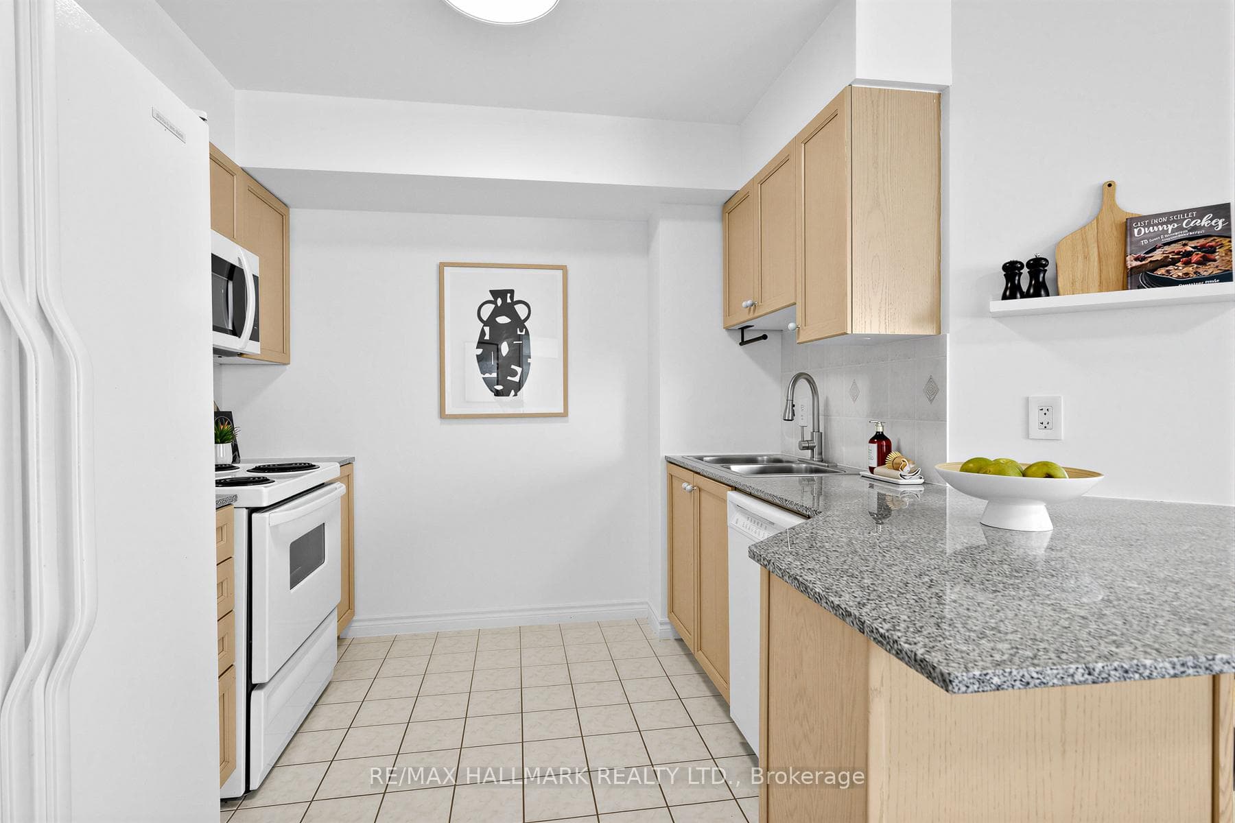 1730 Eglinton Avenue Unit 211 photo 17