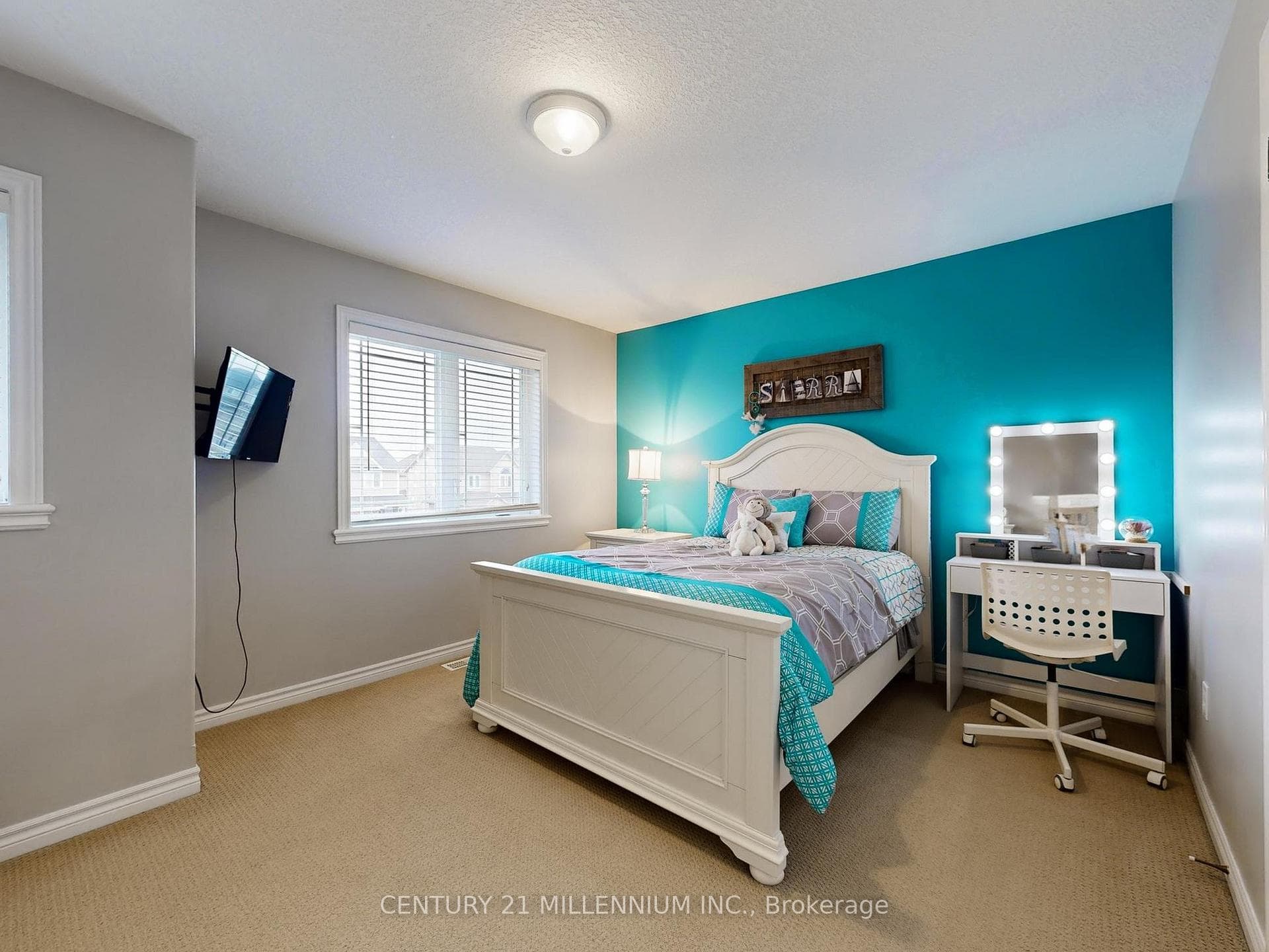 56 Irwin Crescent photo 29