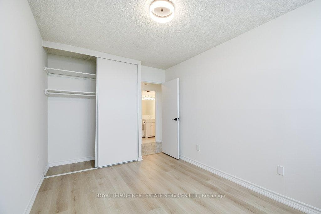 212 Kerr Street Unit 907 photo 26