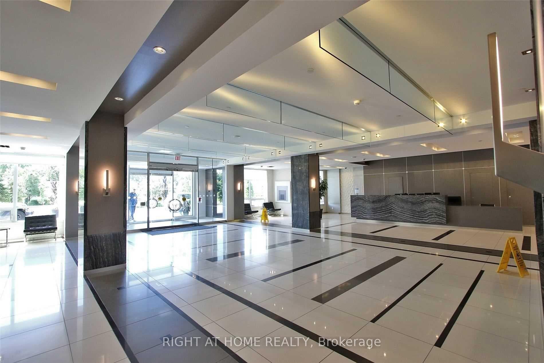 7165 Yonge Street Unit 531 photo 2