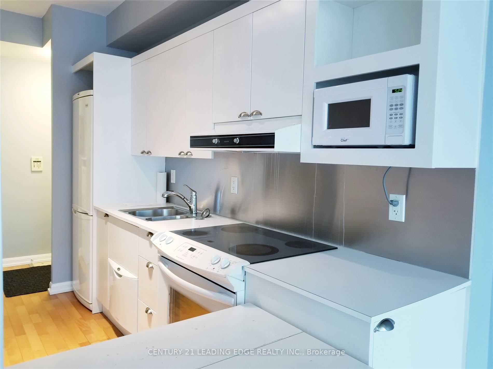 111 Elizabeth Street Unit 1627 photo 14
