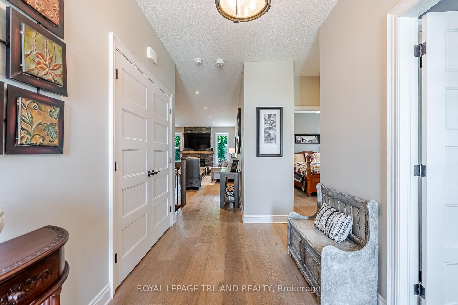 296 Dufferin Street photo 8