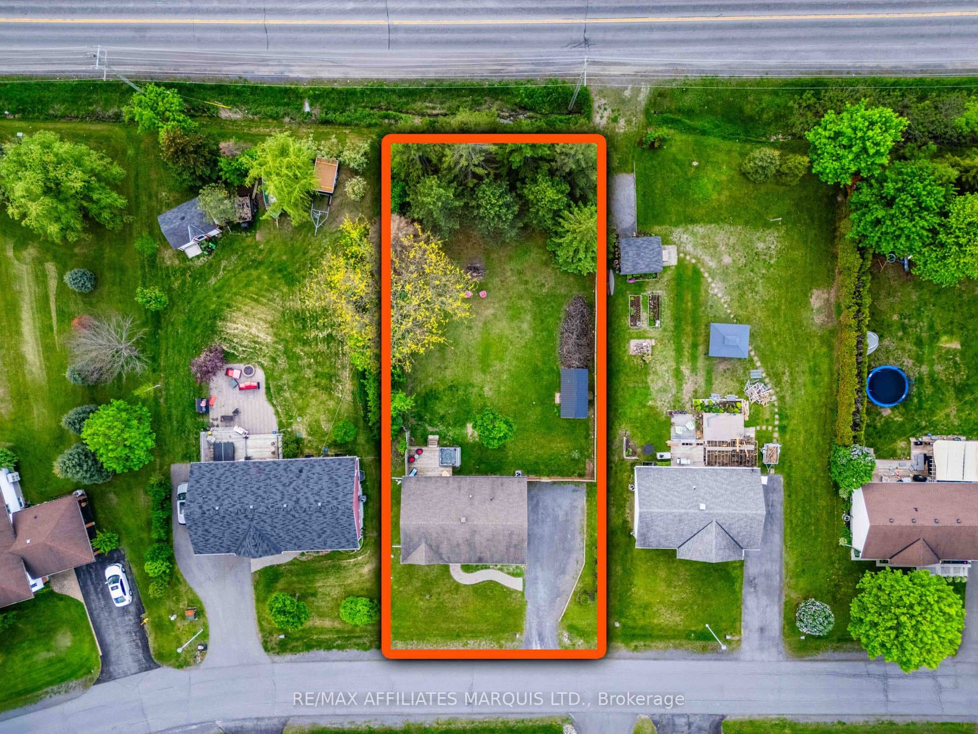 74 Columbia Avenue photo 3