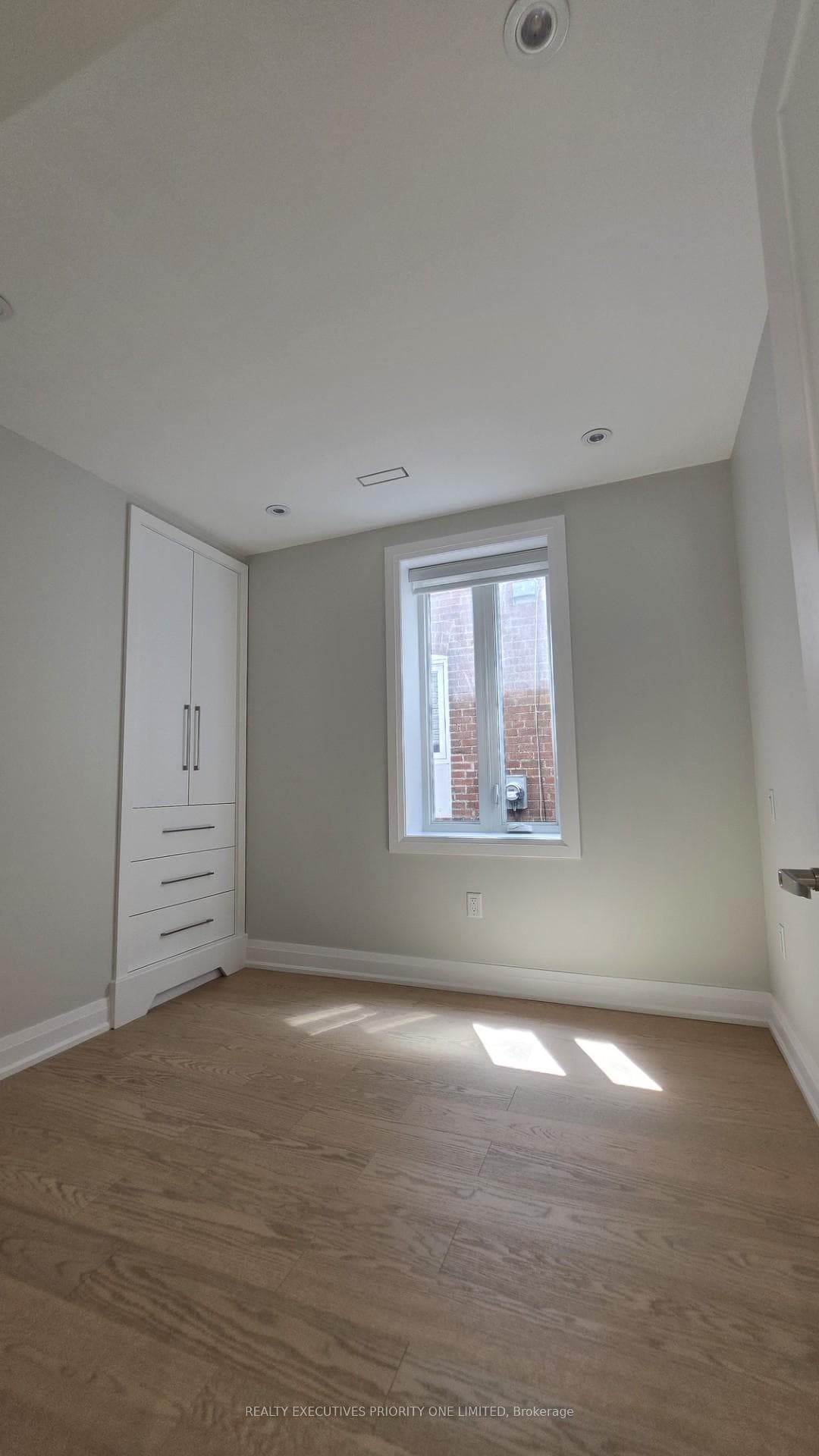 10 Lascelles Boulevard Unit Main photo 7