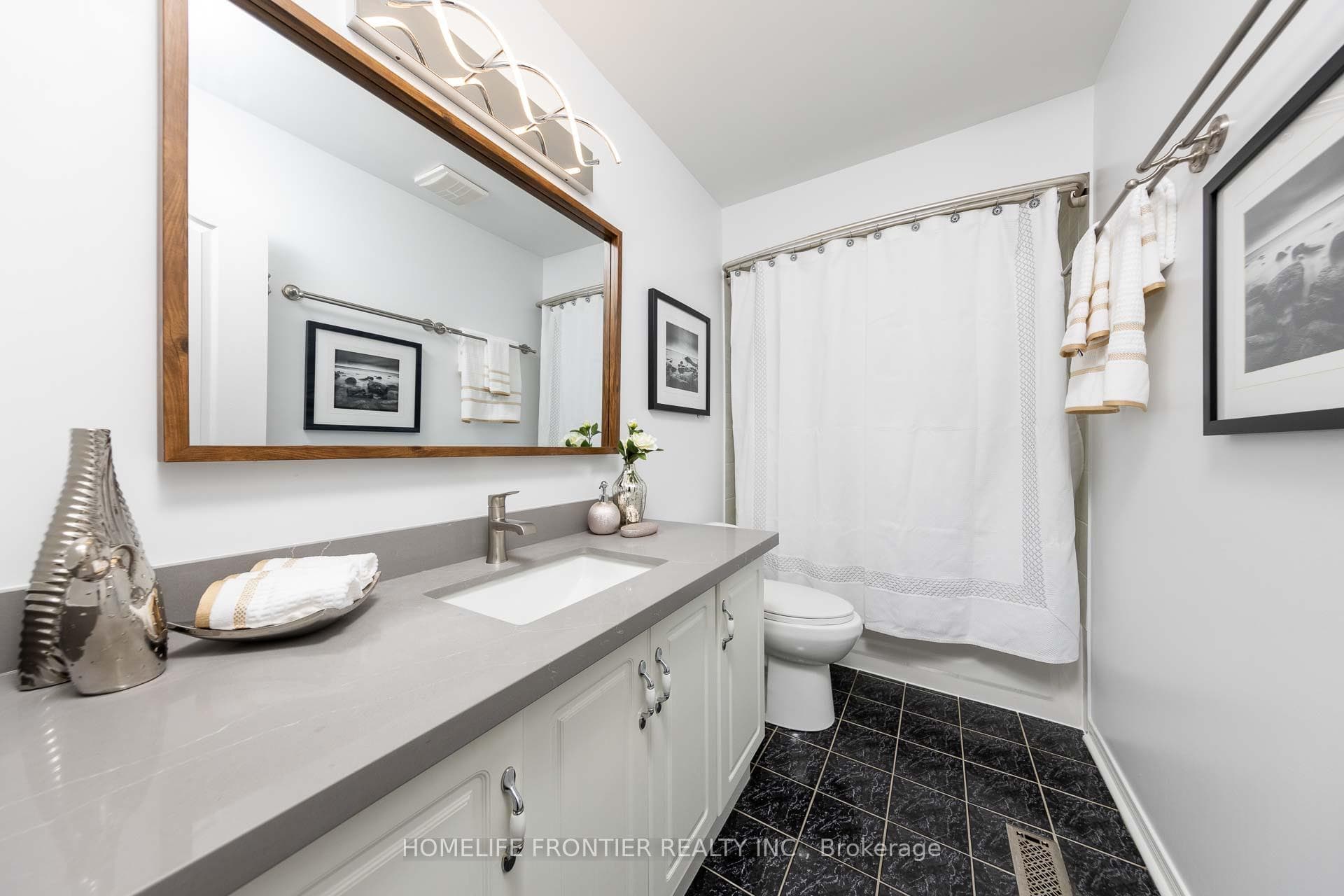 30 Benjamin Hood Crescent photo 23