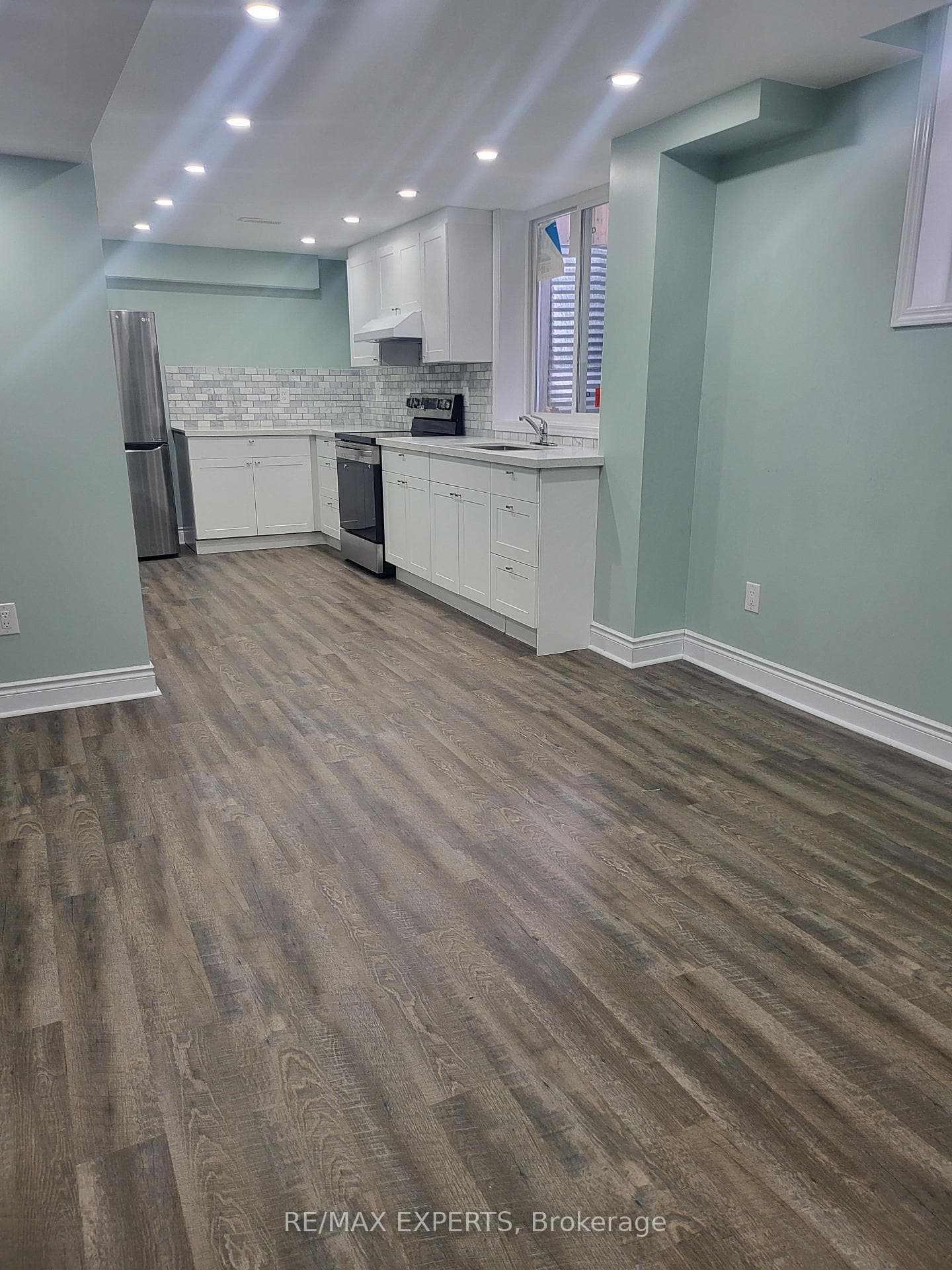 190 Gibson Circle photo 4