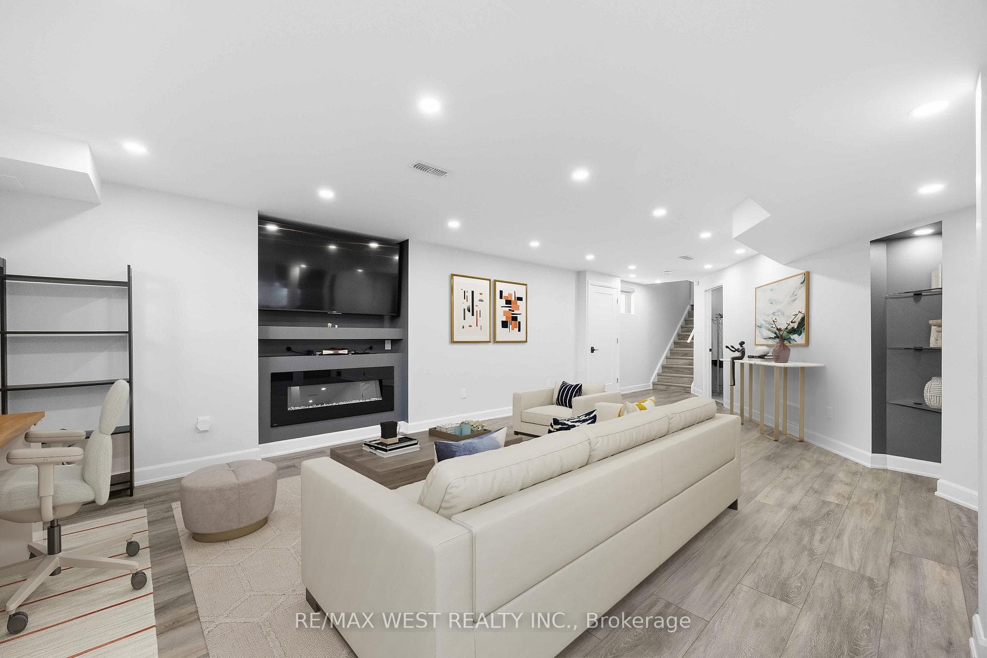 BASEMENT / ELEC FIREPLACE