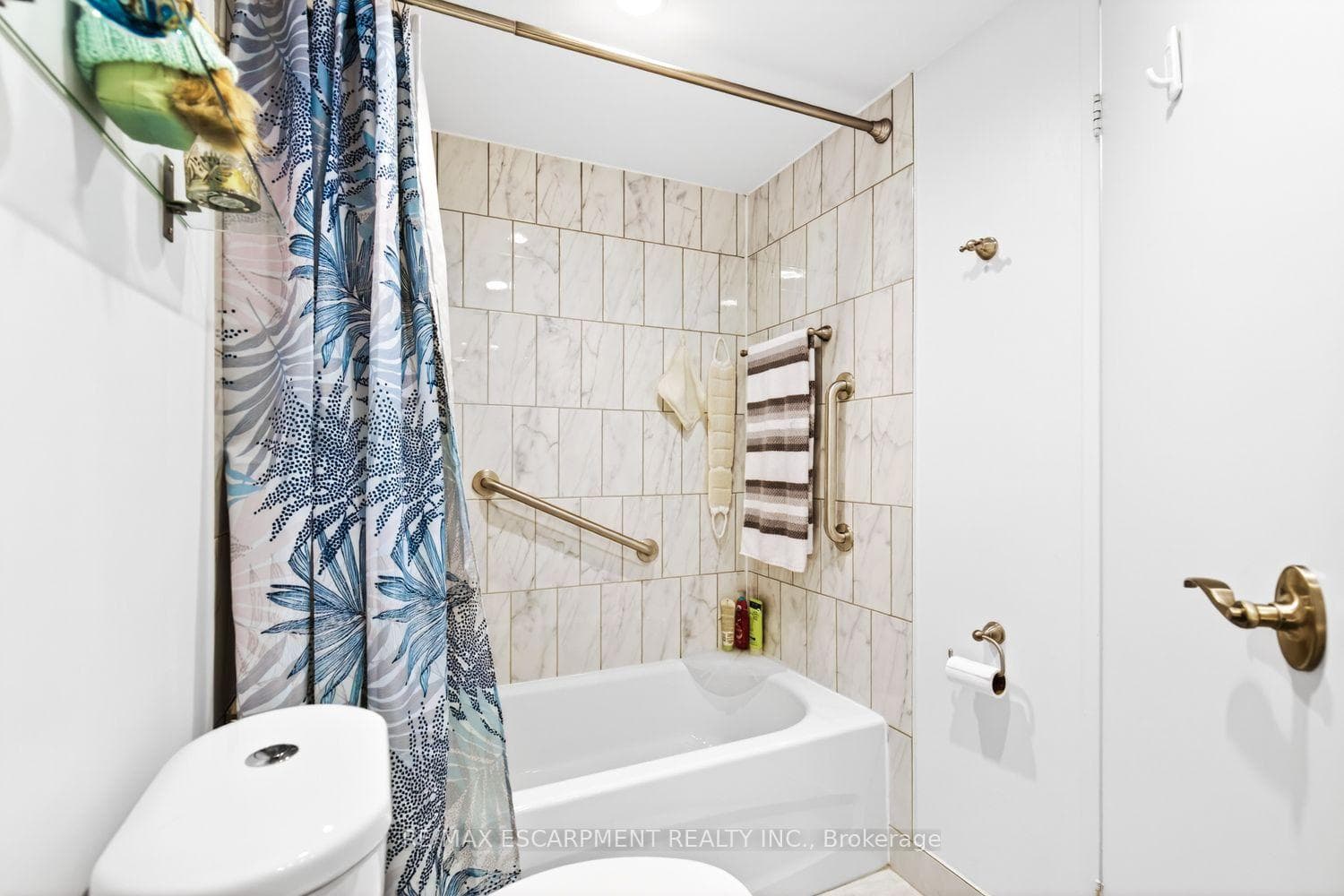 500 Green Road Unit 310 photo 35