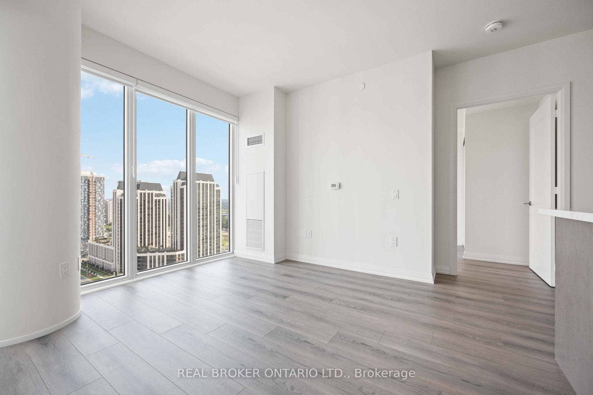 9000 Jane Street Unit 2008 photo 6