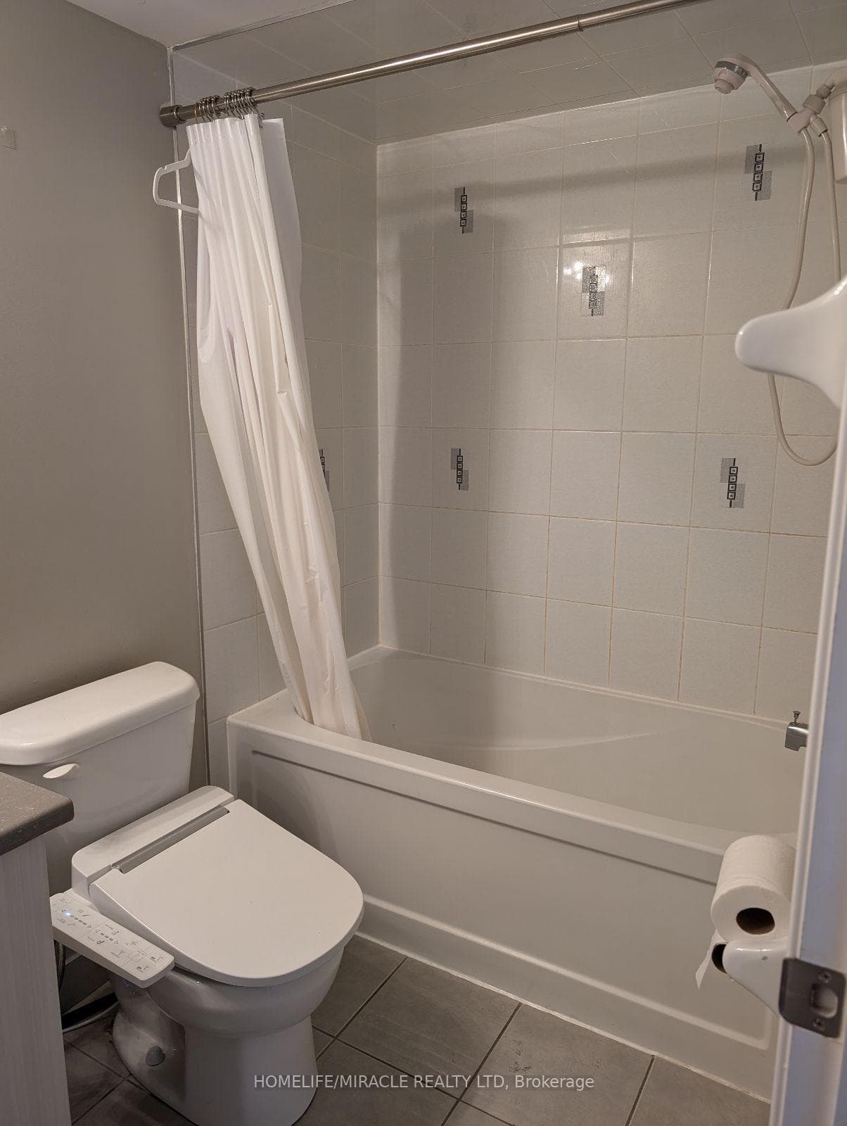 2441 Greenwich Drive Unit 69 photo 8
