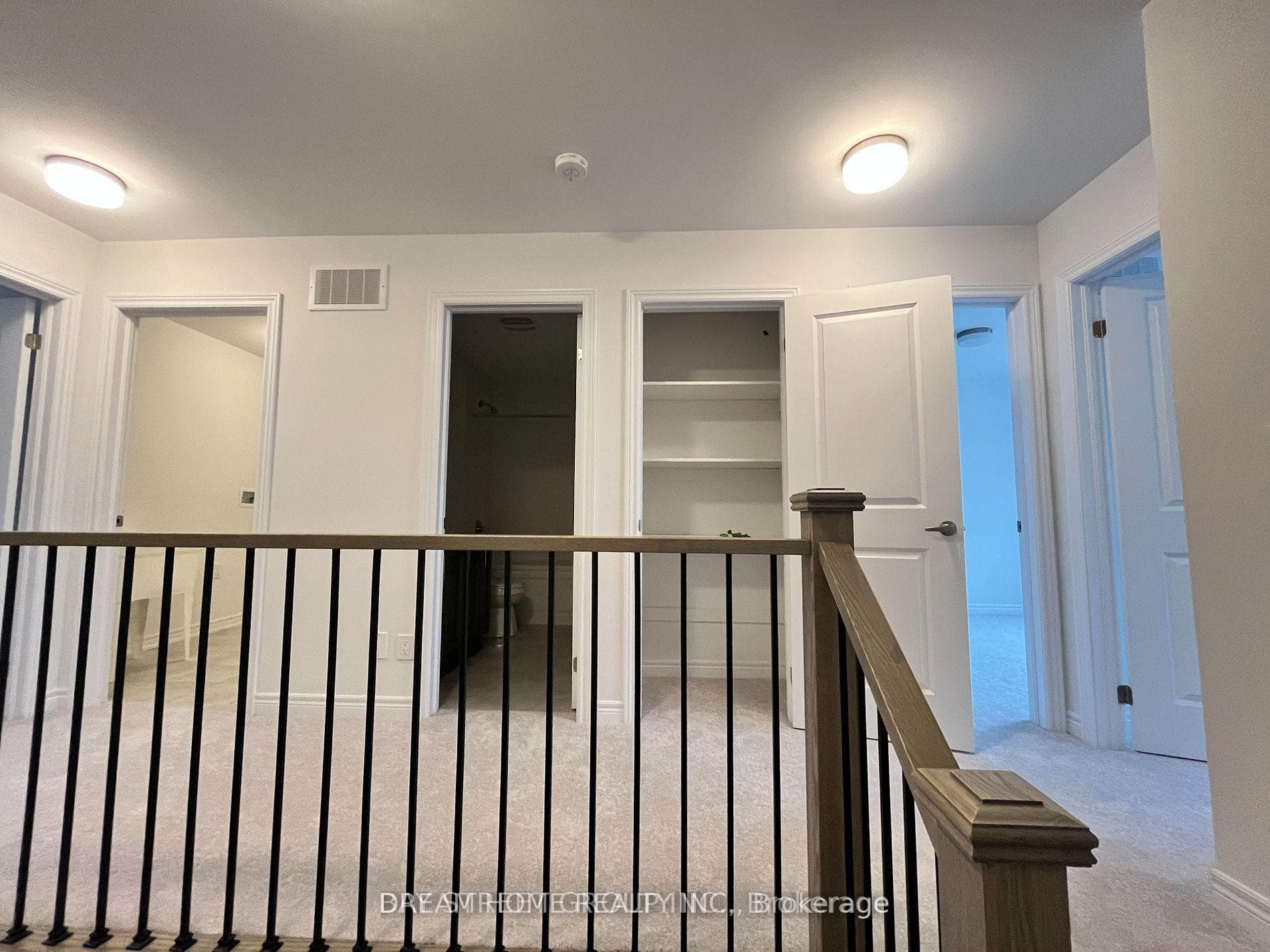8 Brofarm Lane photo 11