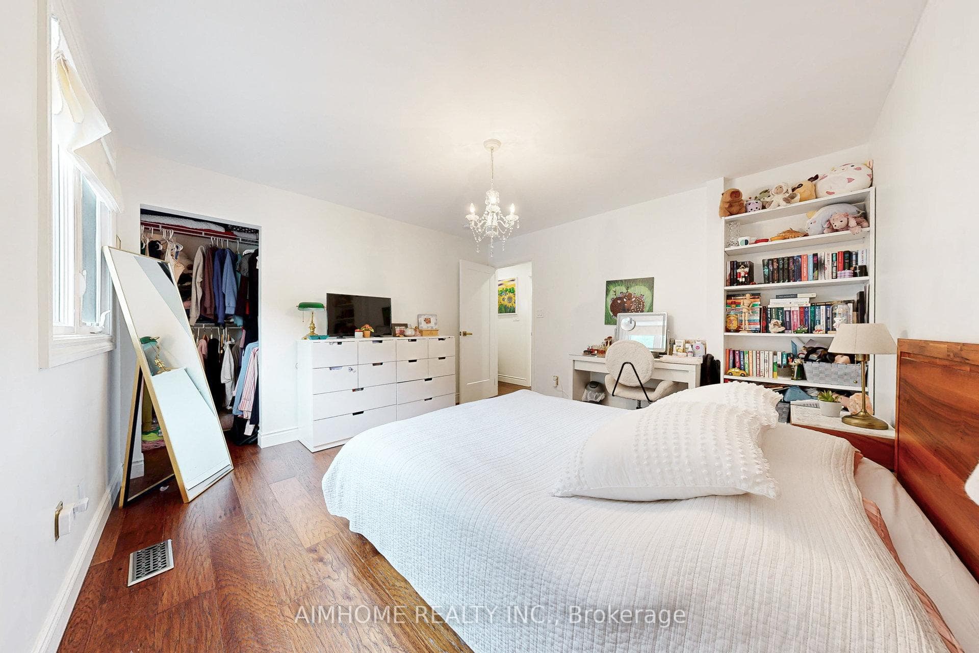 2nd floor 2nd Bedroom