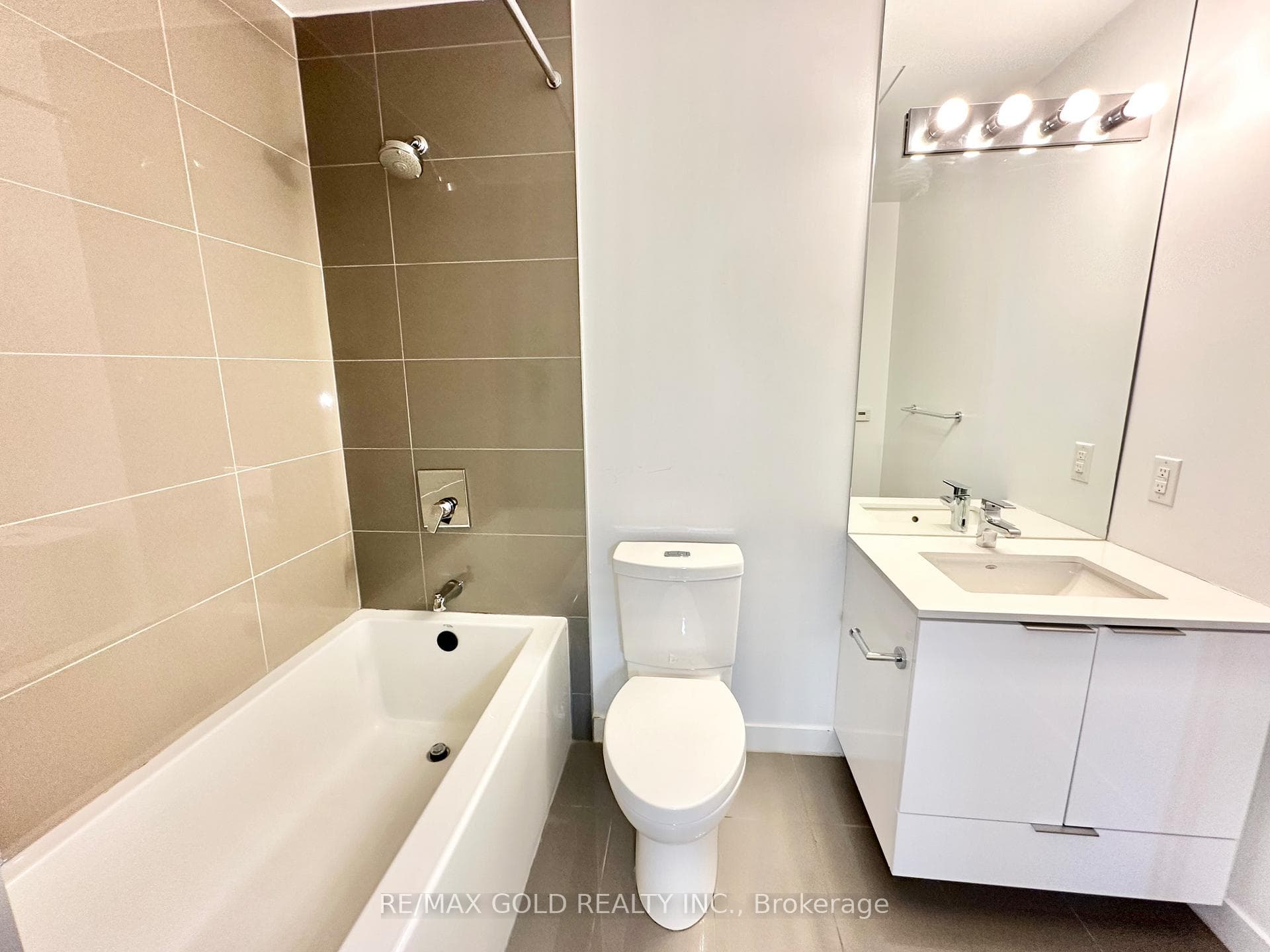 609 Avenue Road Unit 1605 photo 27