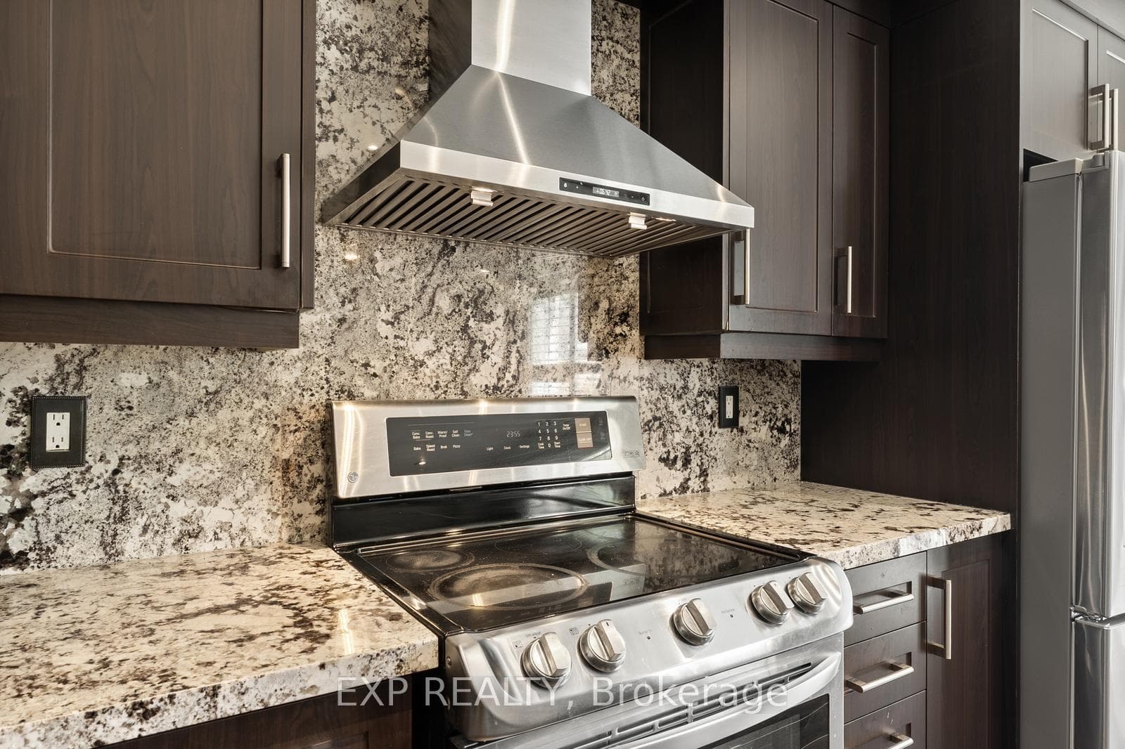46 Waterbury Street photo 17