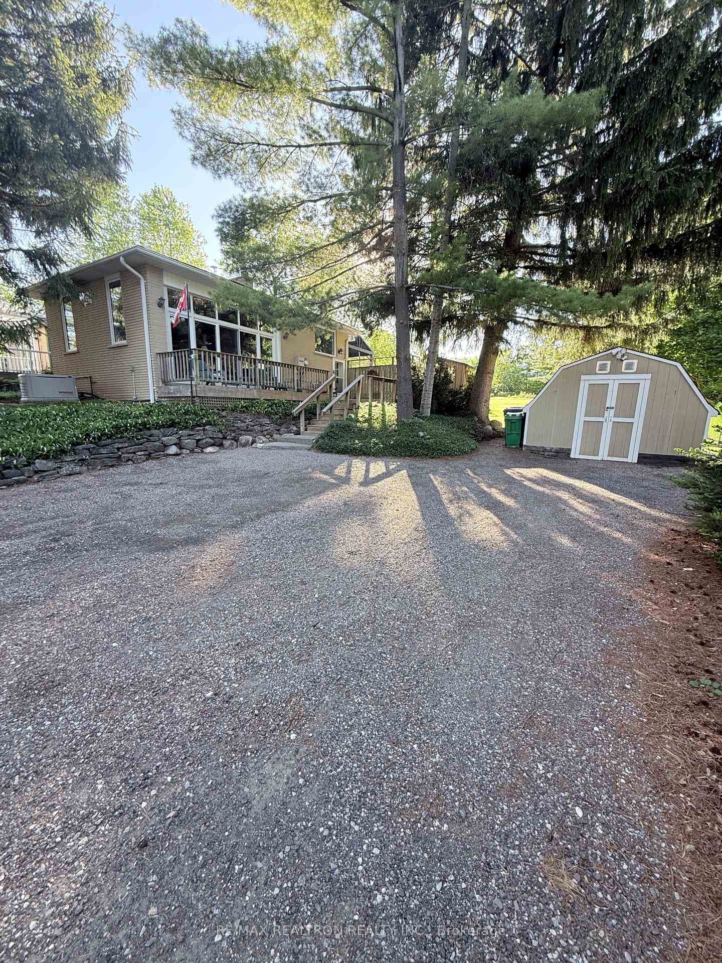 26 Kennedy Road photo 3