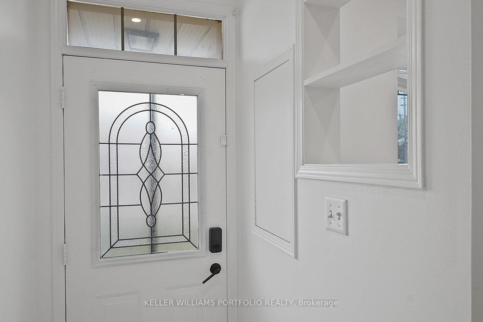 9542 Sheppard Avenue photo 5