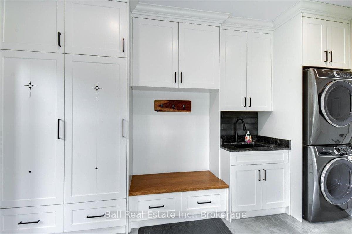 632 The South Road photo 27