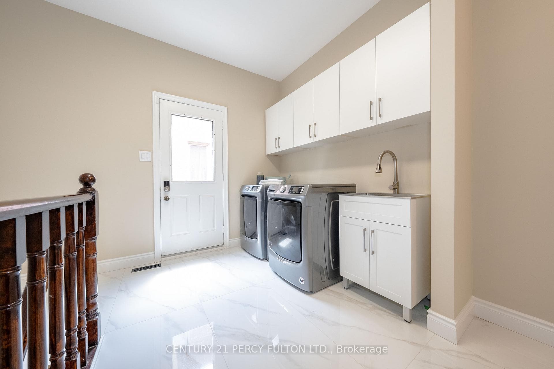 394 East Avenue photo 16