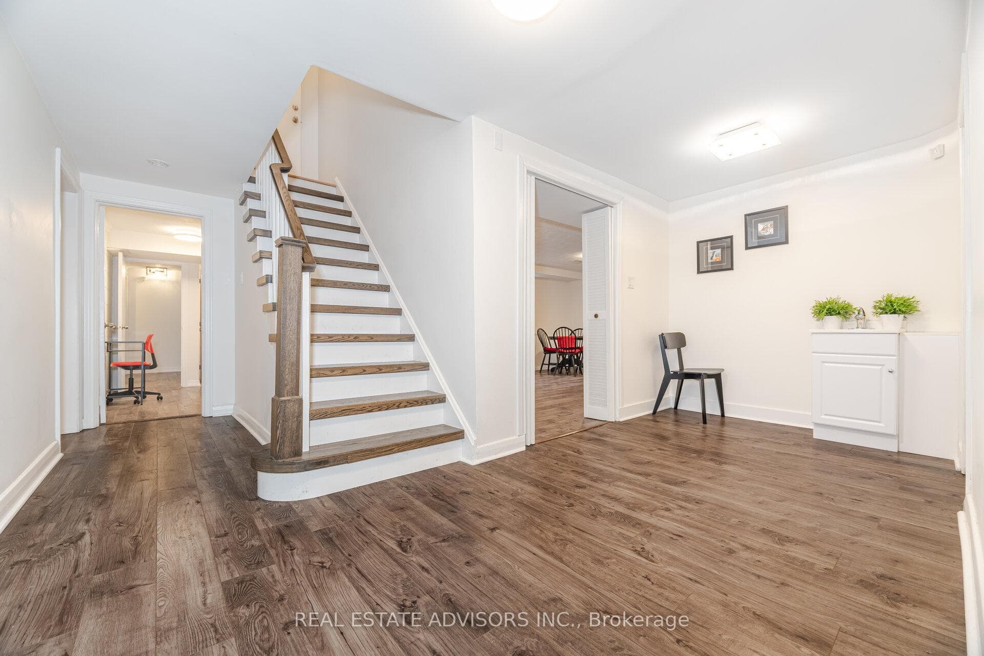 7 Foxwarren Drive photo 25