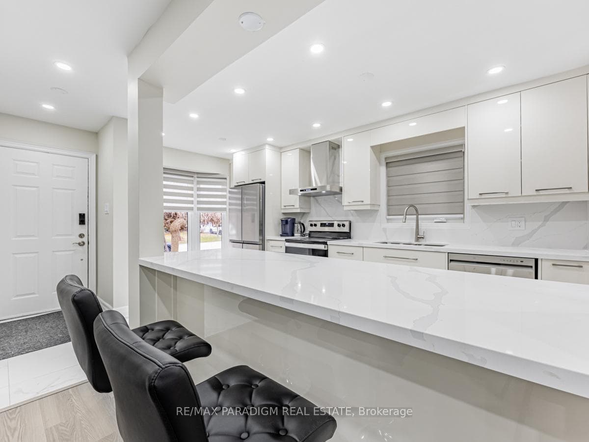 612 Flavelle Court photo 11