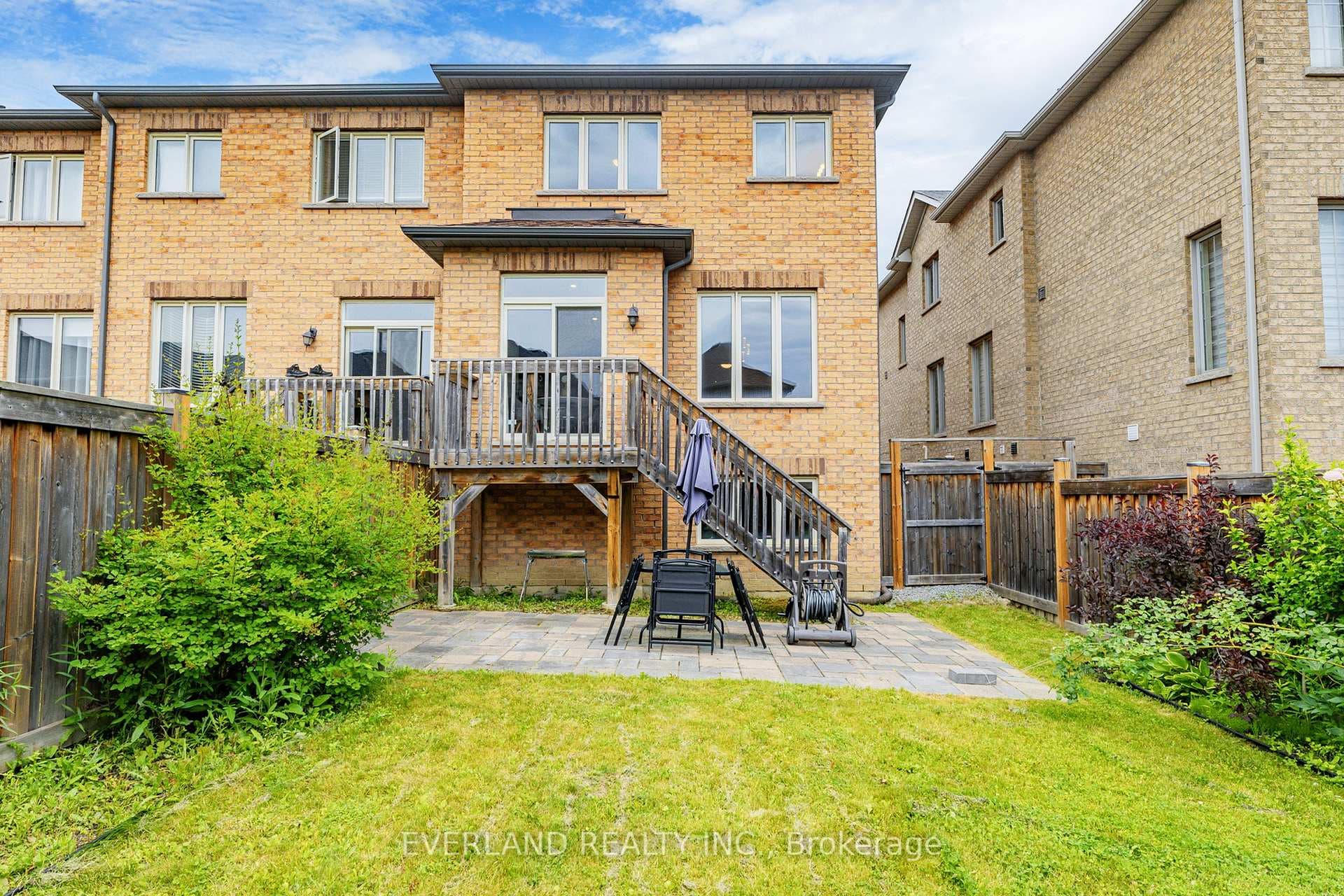 31 Paper Mills Crescent photo 31