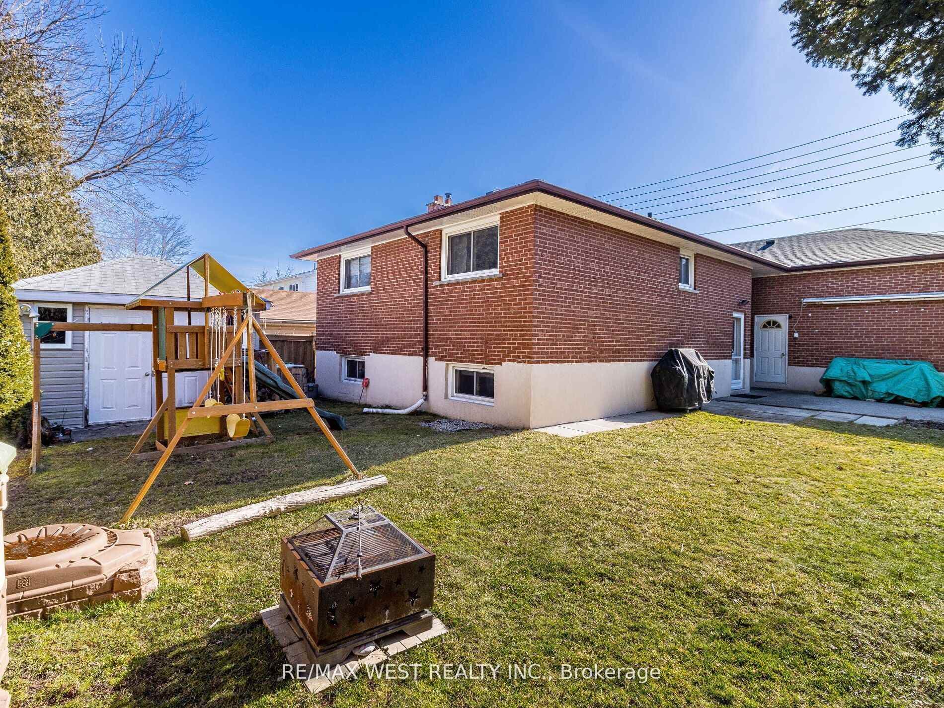 1265 Ogden Avenue photo 39