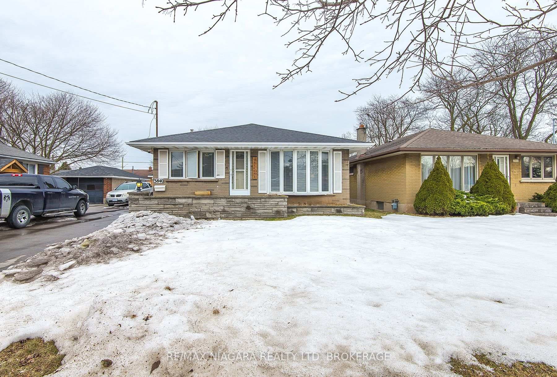 3840 Dorchester Road photo 2