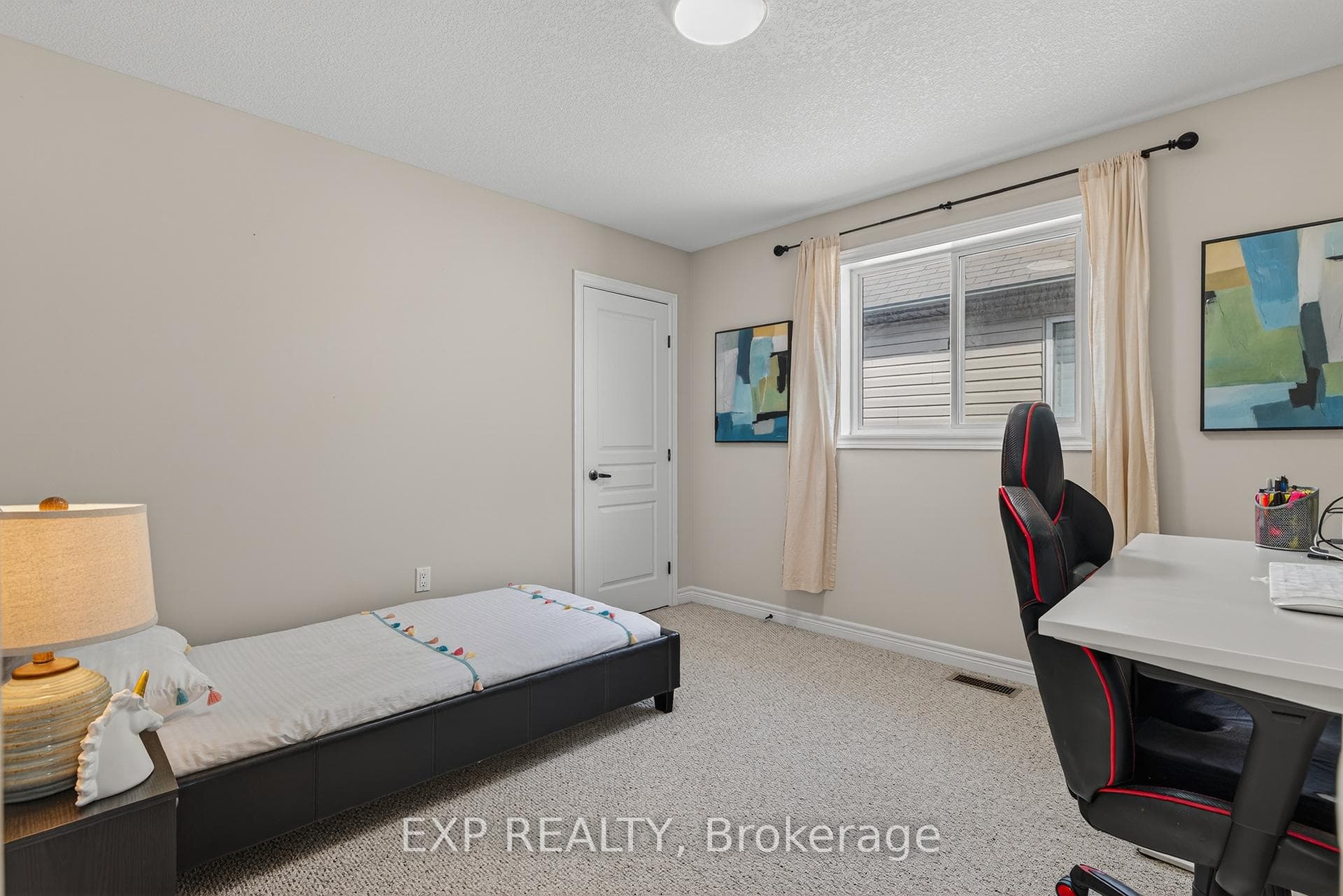 100 Garinger Crescent photo 26