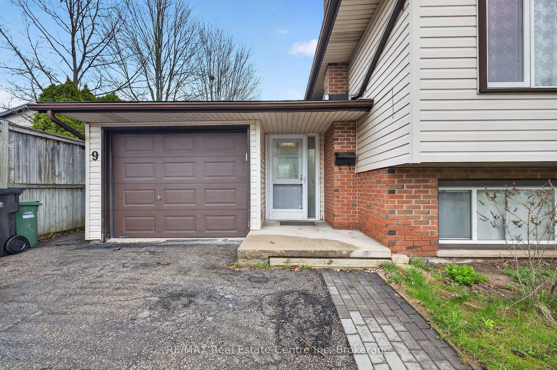 9 Sanderson Drive photo 5