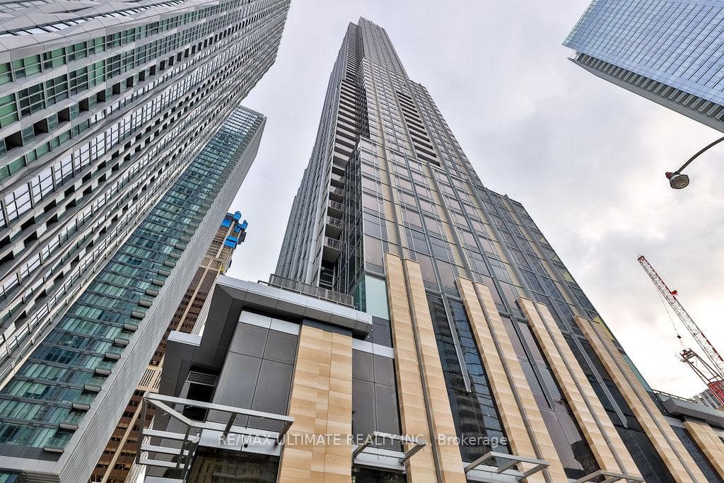 11 Yorkville Avenue Unit 1509 photo 2