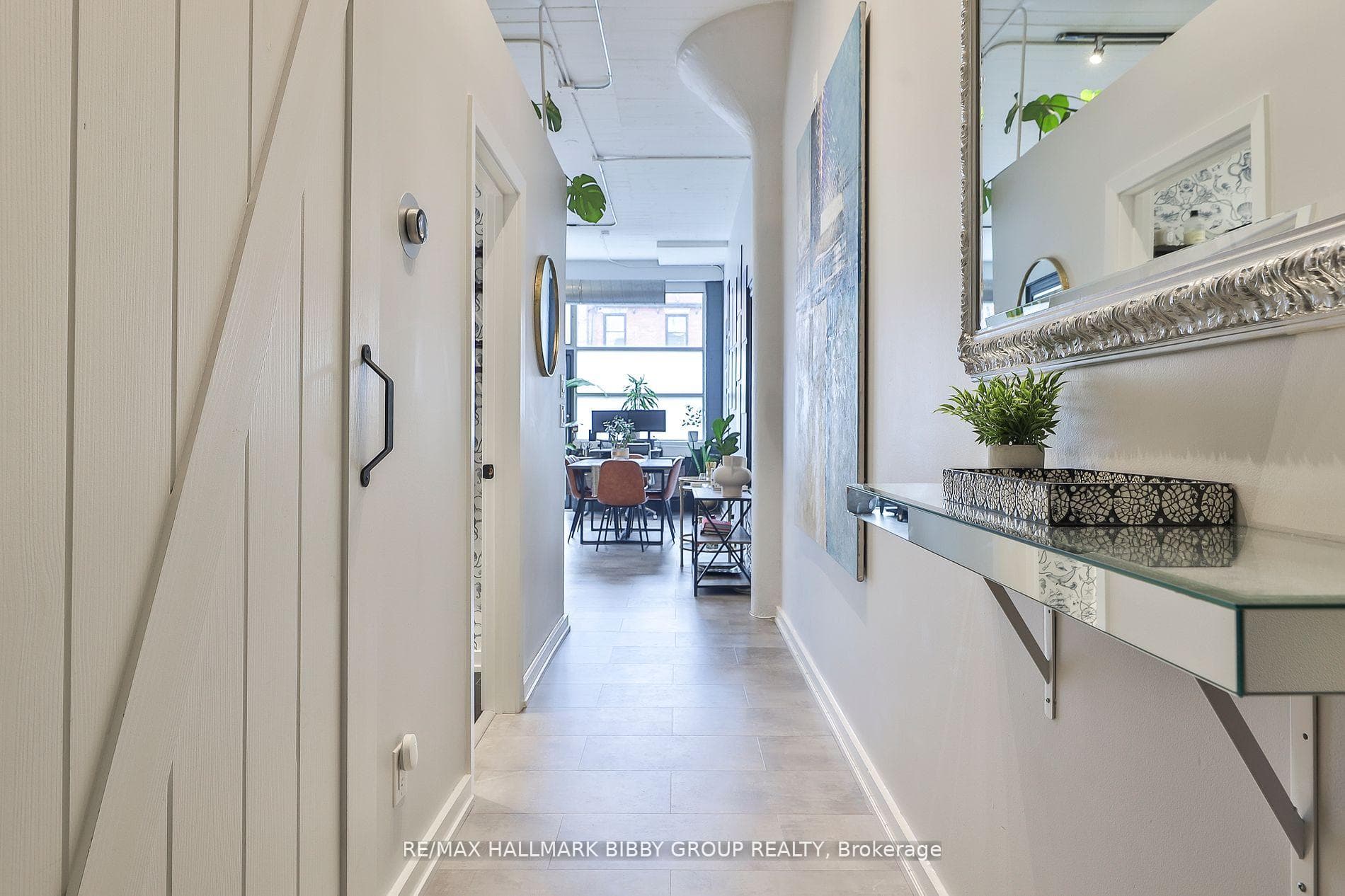 365 Dundas Street Unit 101 photo 2