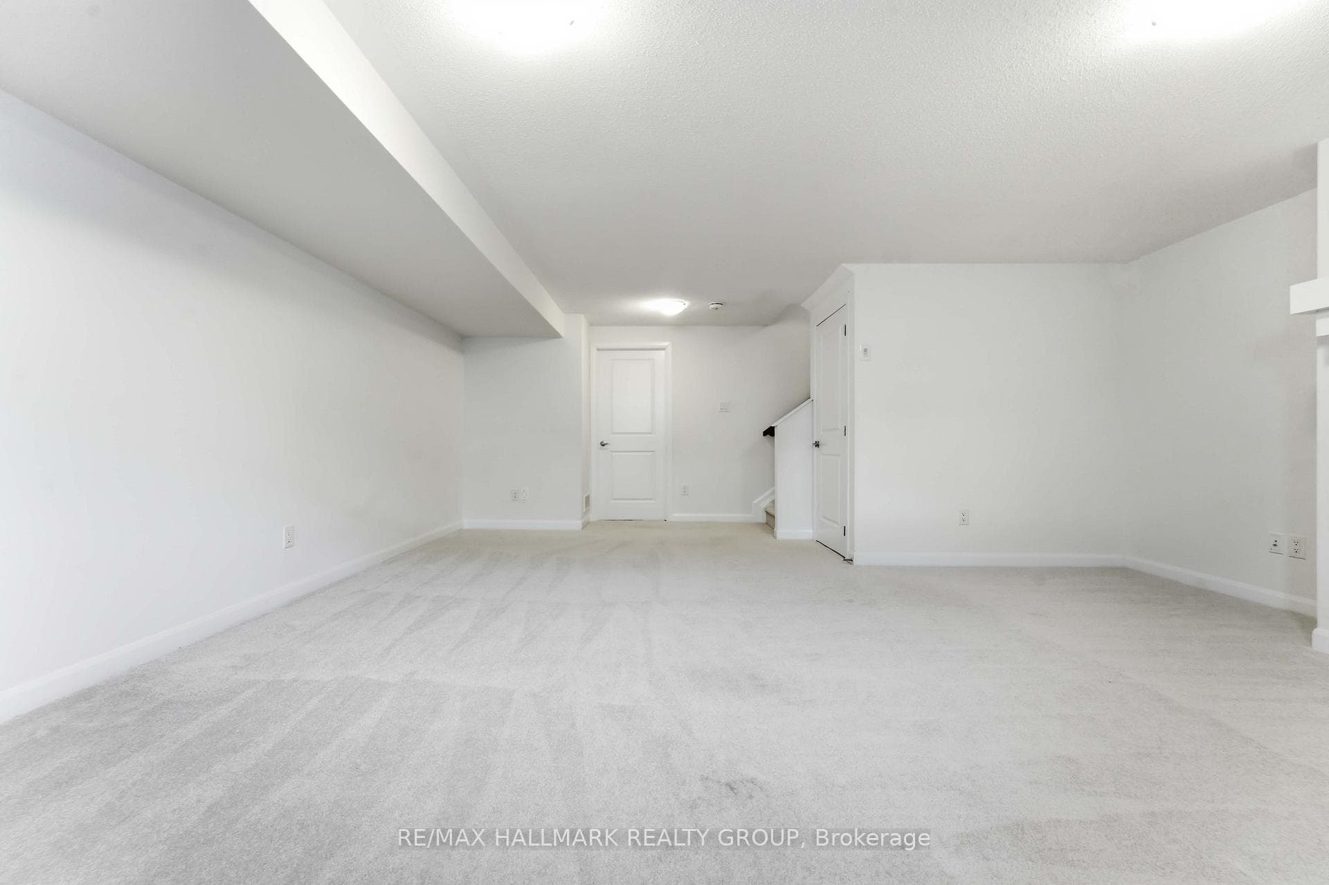 573 Lilith Street photo 28