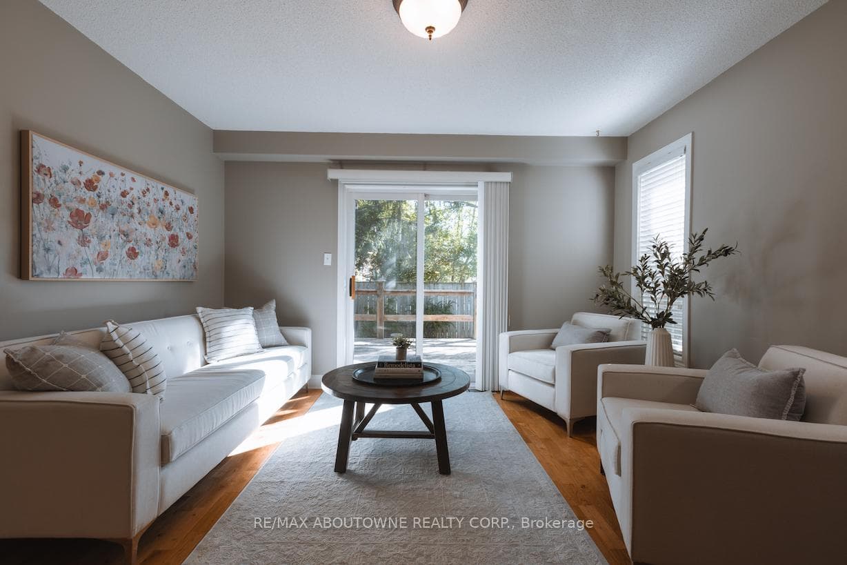 5427 Lakeshore Road Unit 11 photo 6