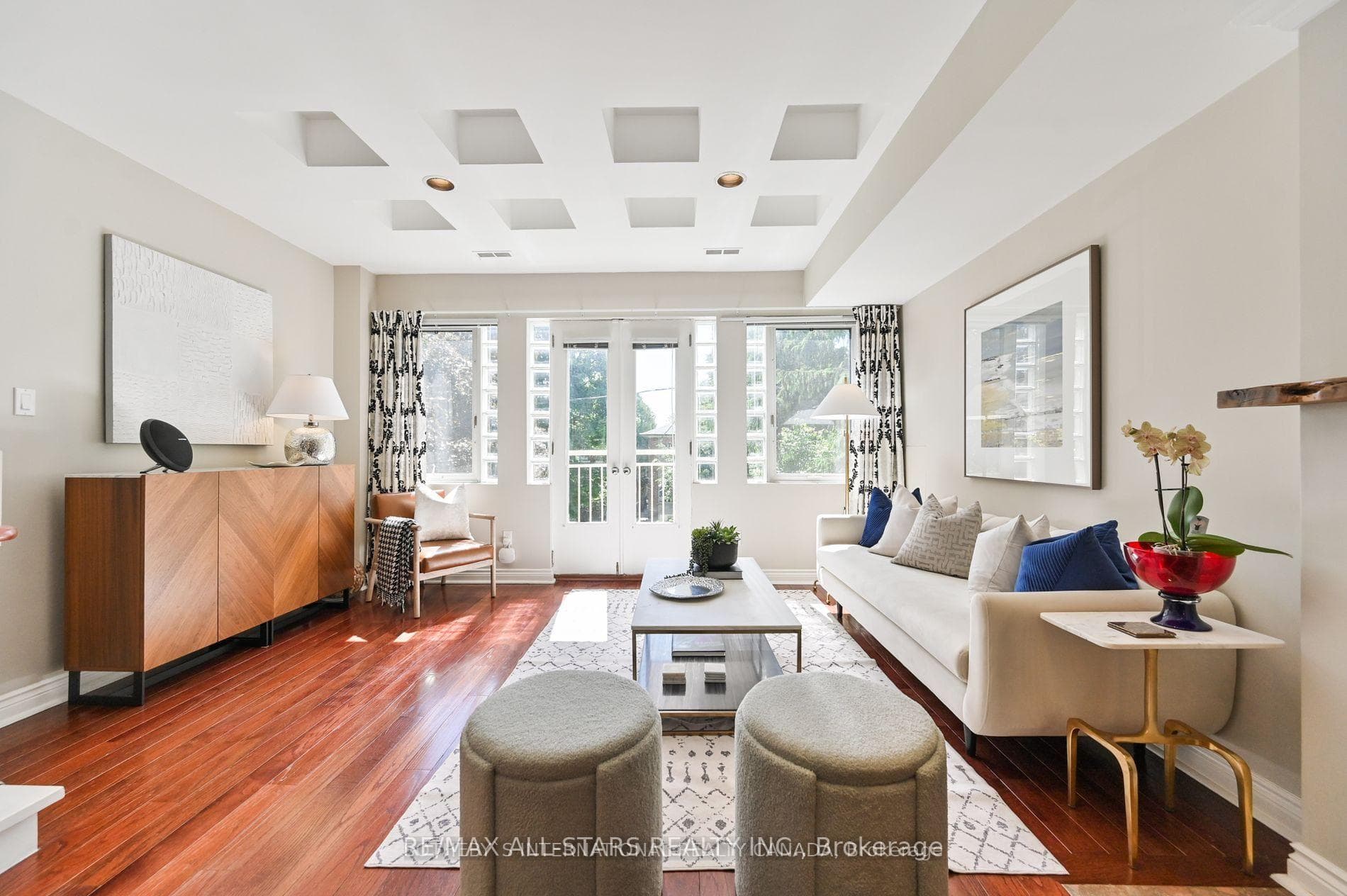 45 Arlington Avenue photo 2