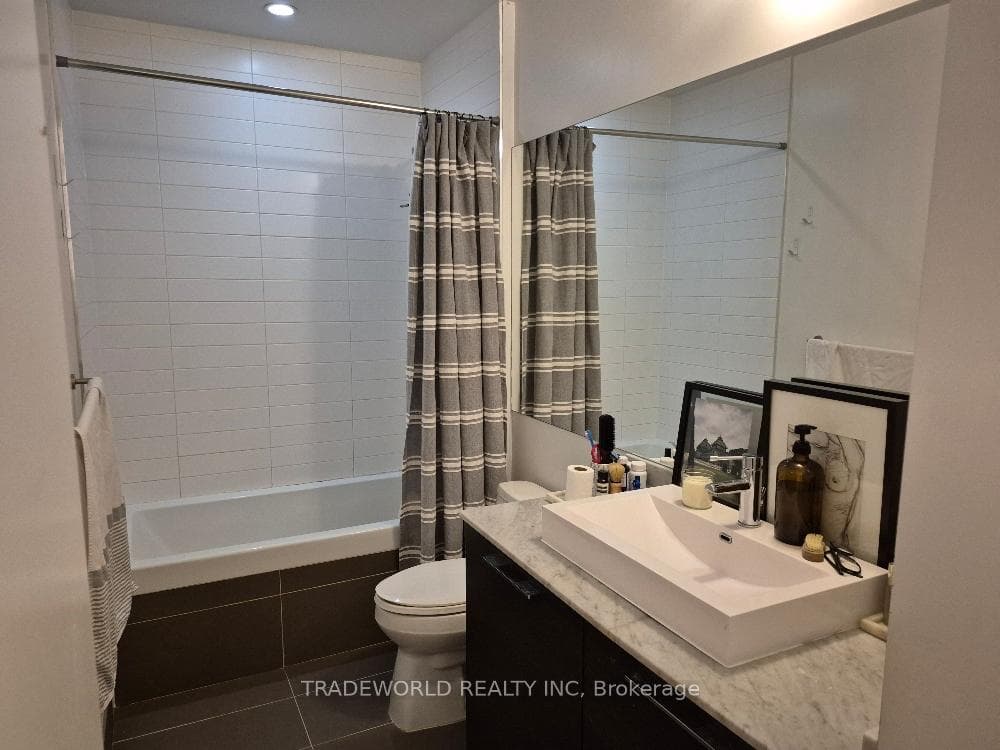 399 Adelaide Street Unit 319 photo 15