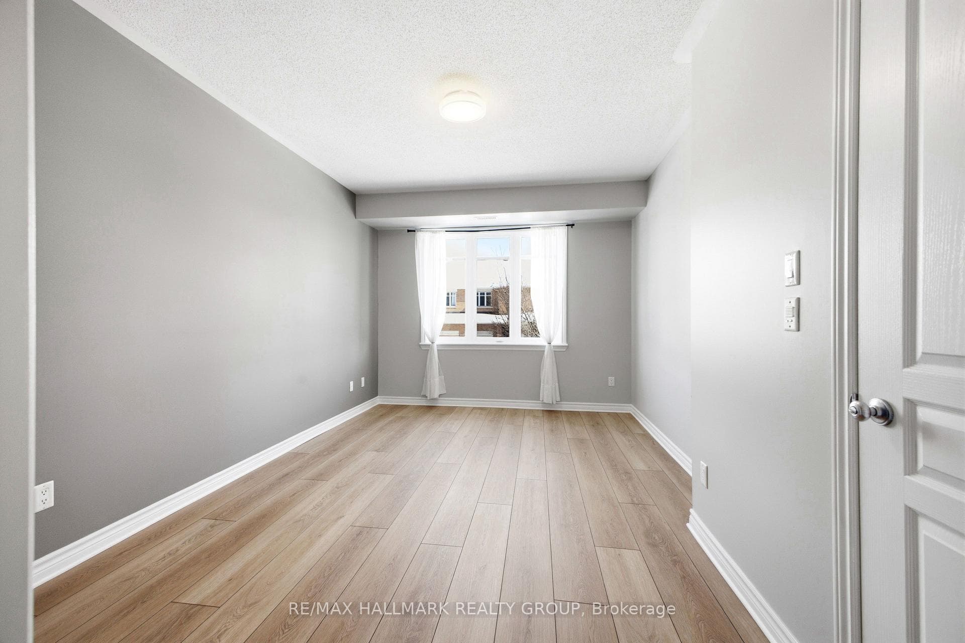 170 Hornchurch Lane Unit C photo 21