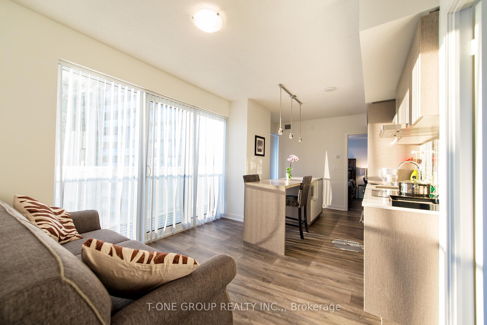 88 Harbour Street Unit 2610 photo 4