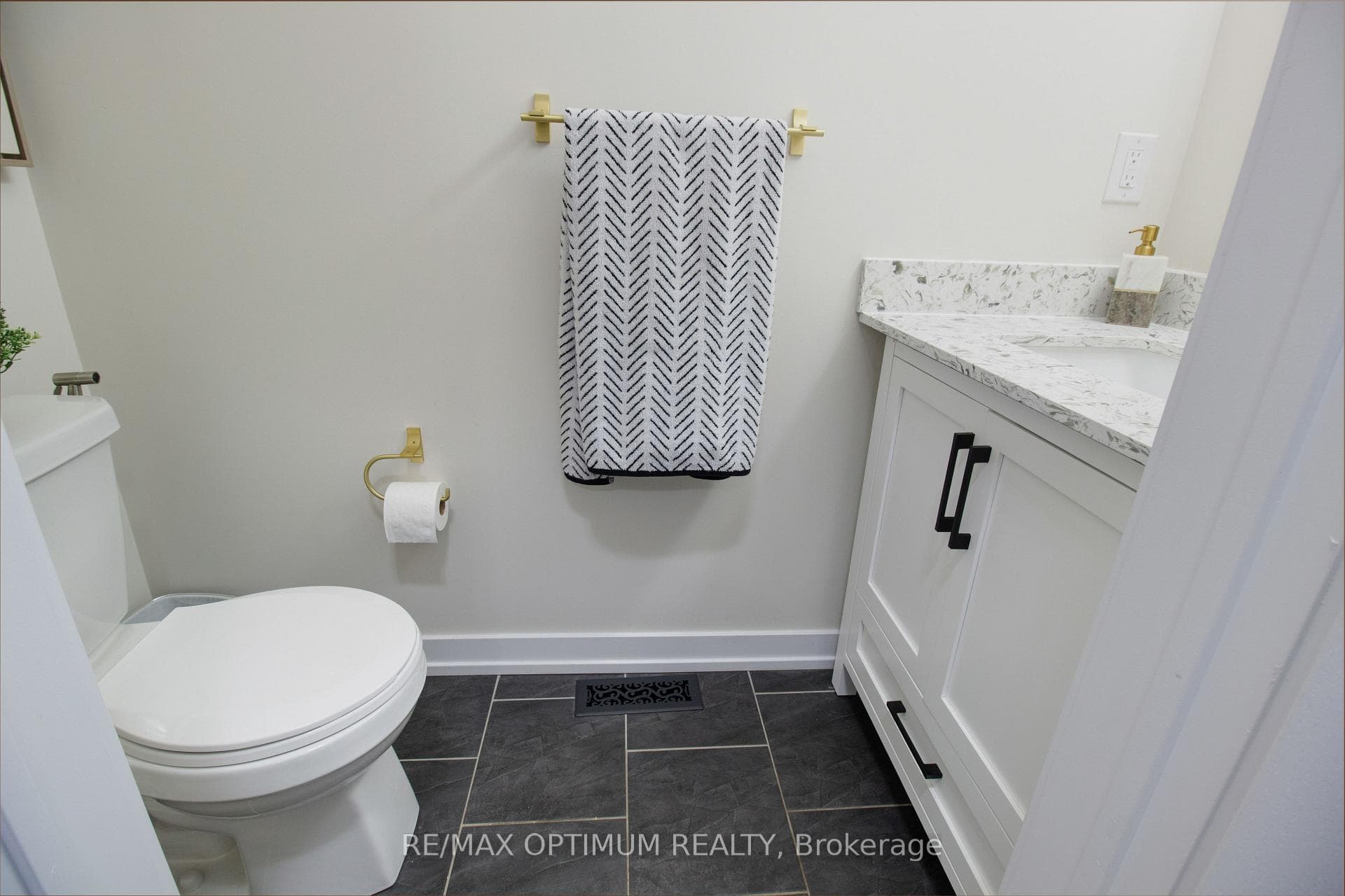 106 Sundin Drive photo 24