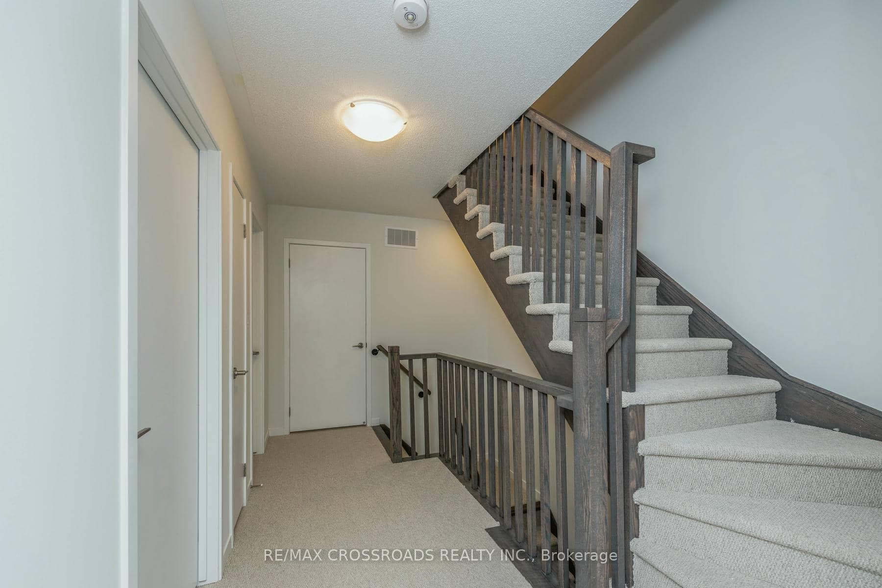 140 Honeycrisp Crescent Unit 292 photo 17